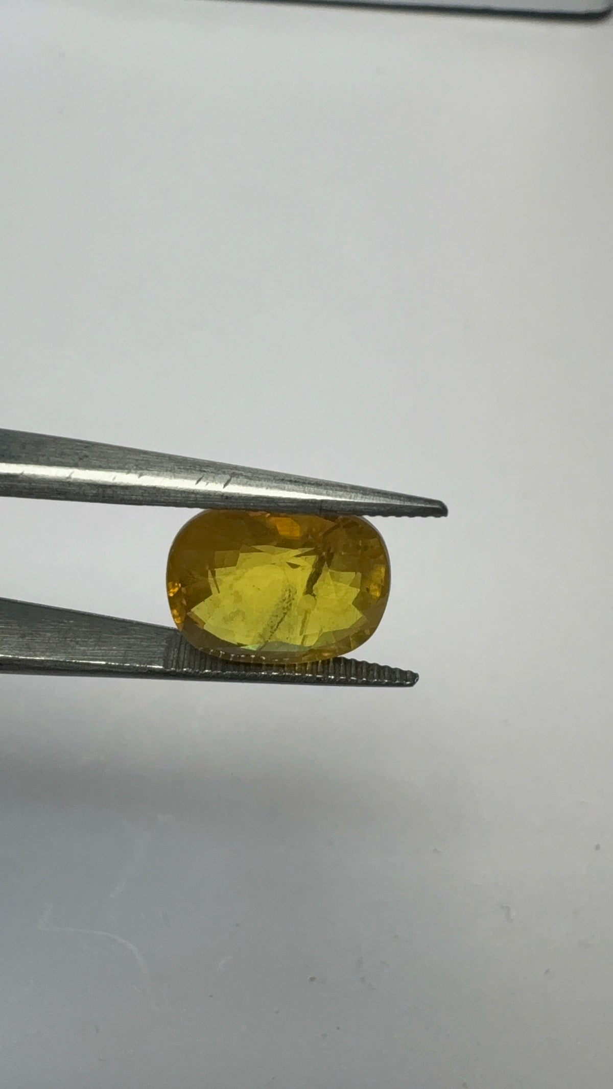 Yellow Sapphire – 6.63 Carat – Thailand — exact stone view 4