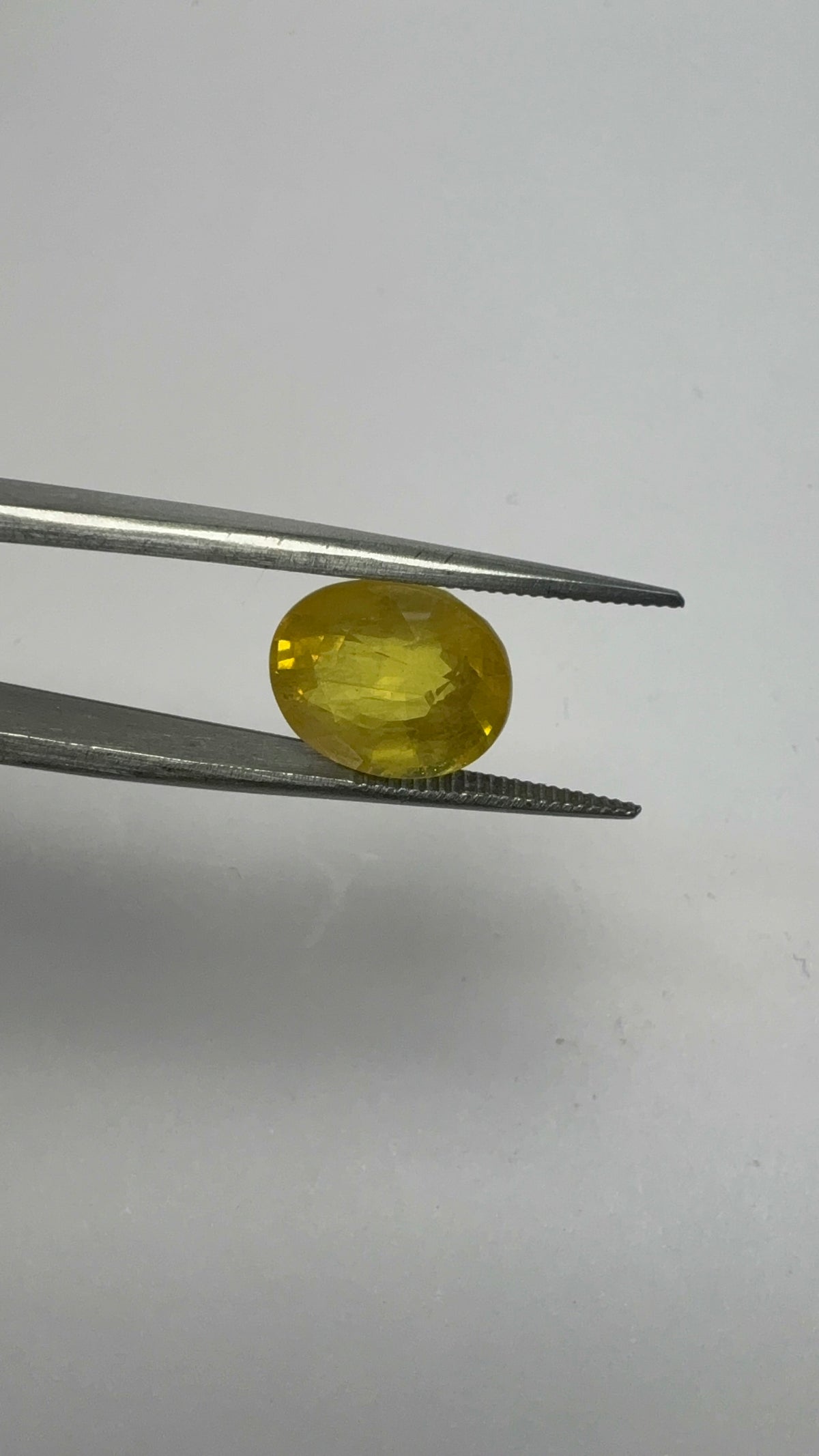 Yellow Sapphire – 6.49 Carat – Thailand — exact stone view 4