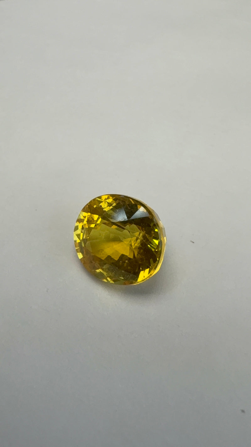 Yellow Sapphire – 3.12 Carat – Thailand