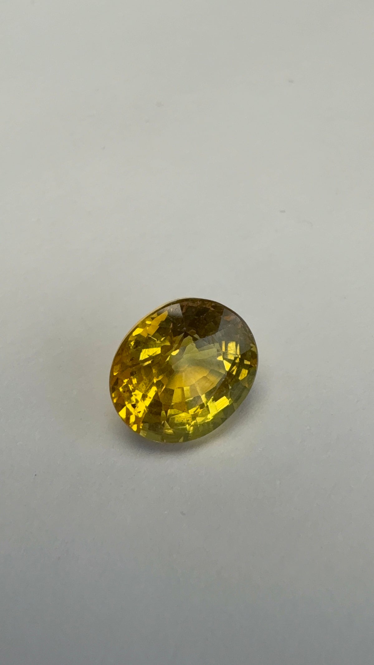 Yellow Sapphire 3.12 carat BKR-71 alternate face-up view