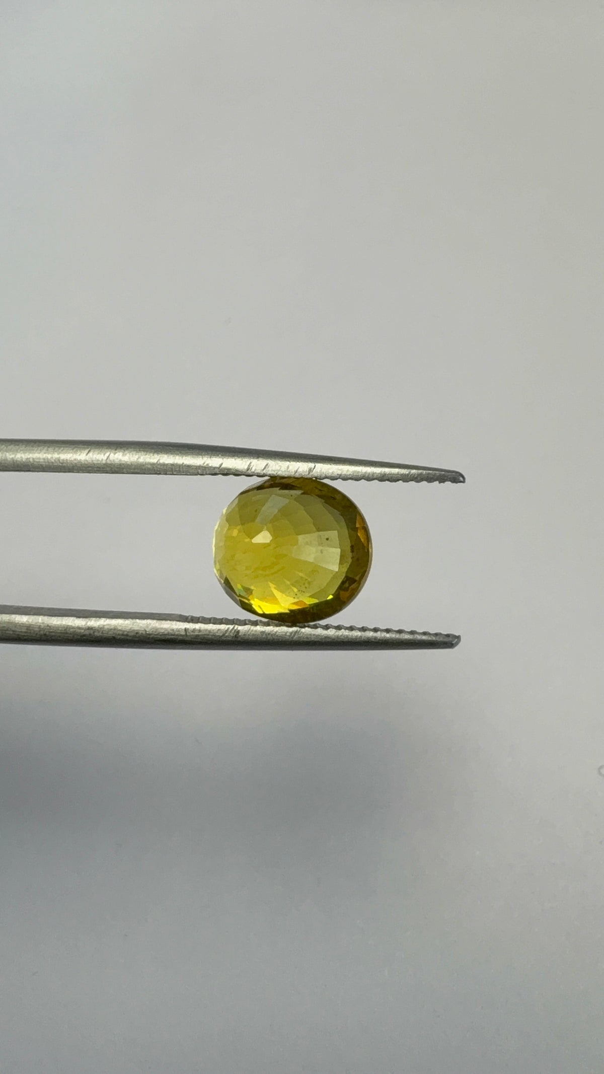Yellow Sapphire 3.12 carat BKR-71 angled view
