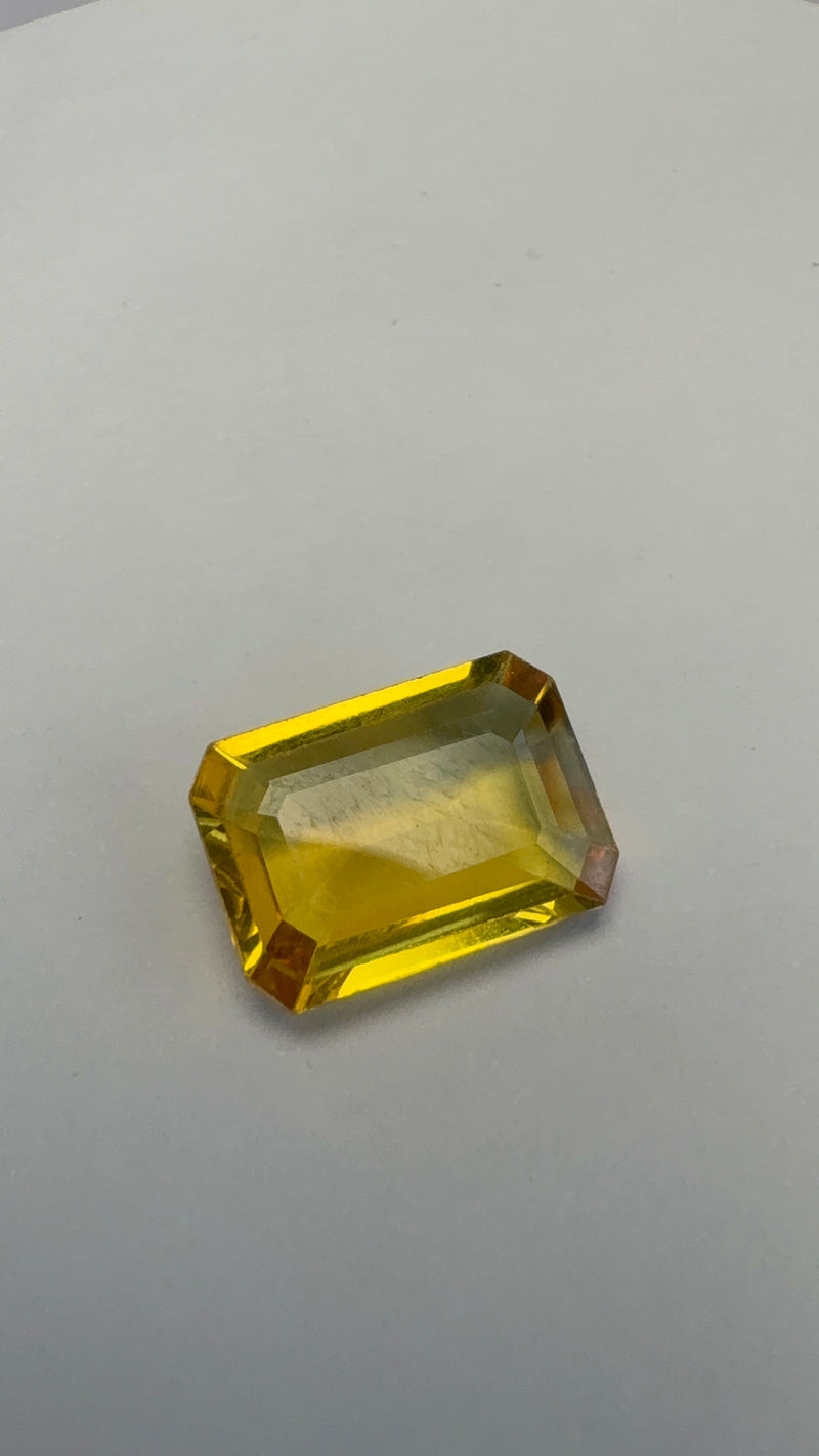 Yellow Sapphire – 3.97 Carat – Thailand