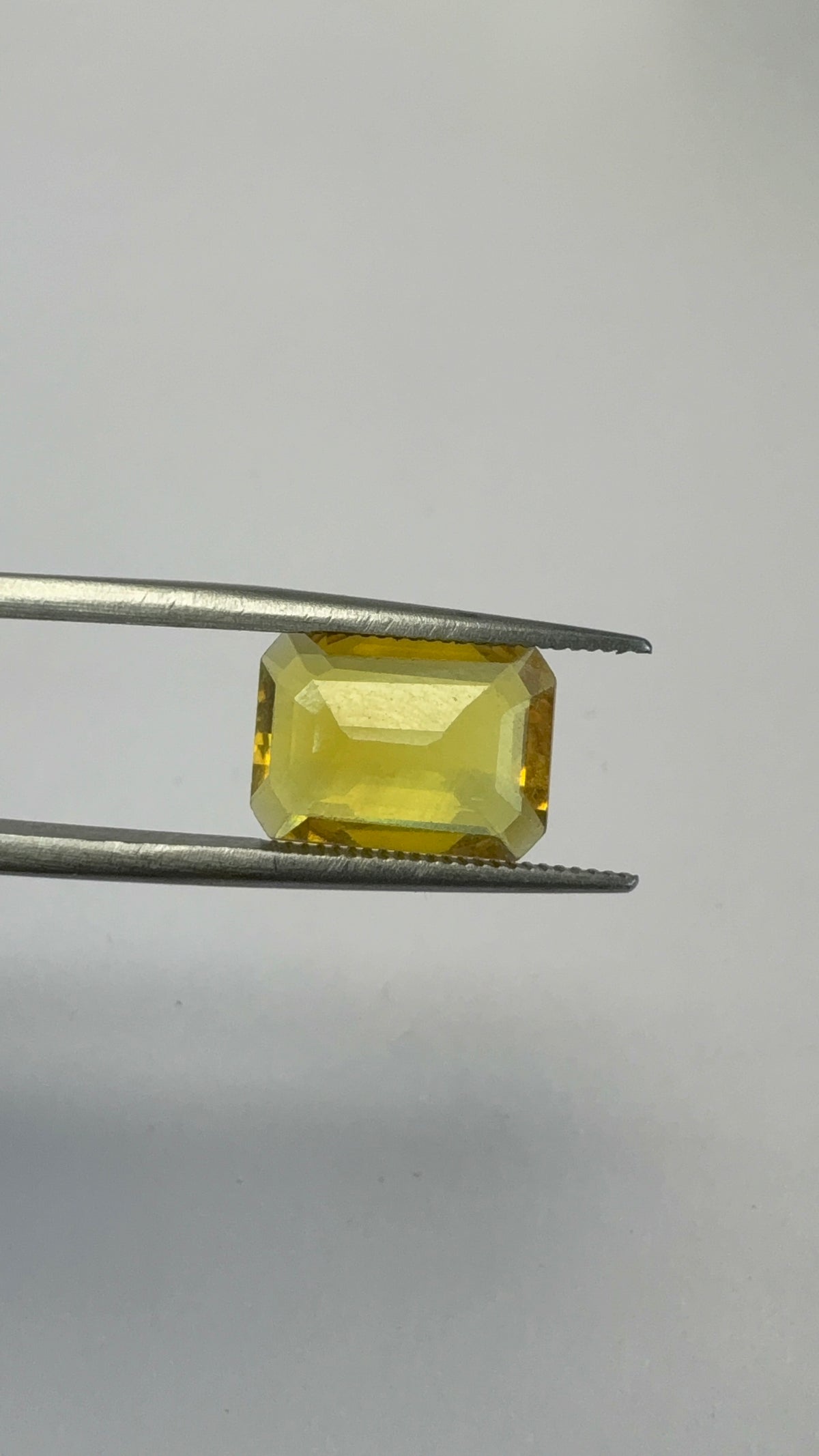 Yellow Sapphire 3.97 carat BKR-72 angled view
