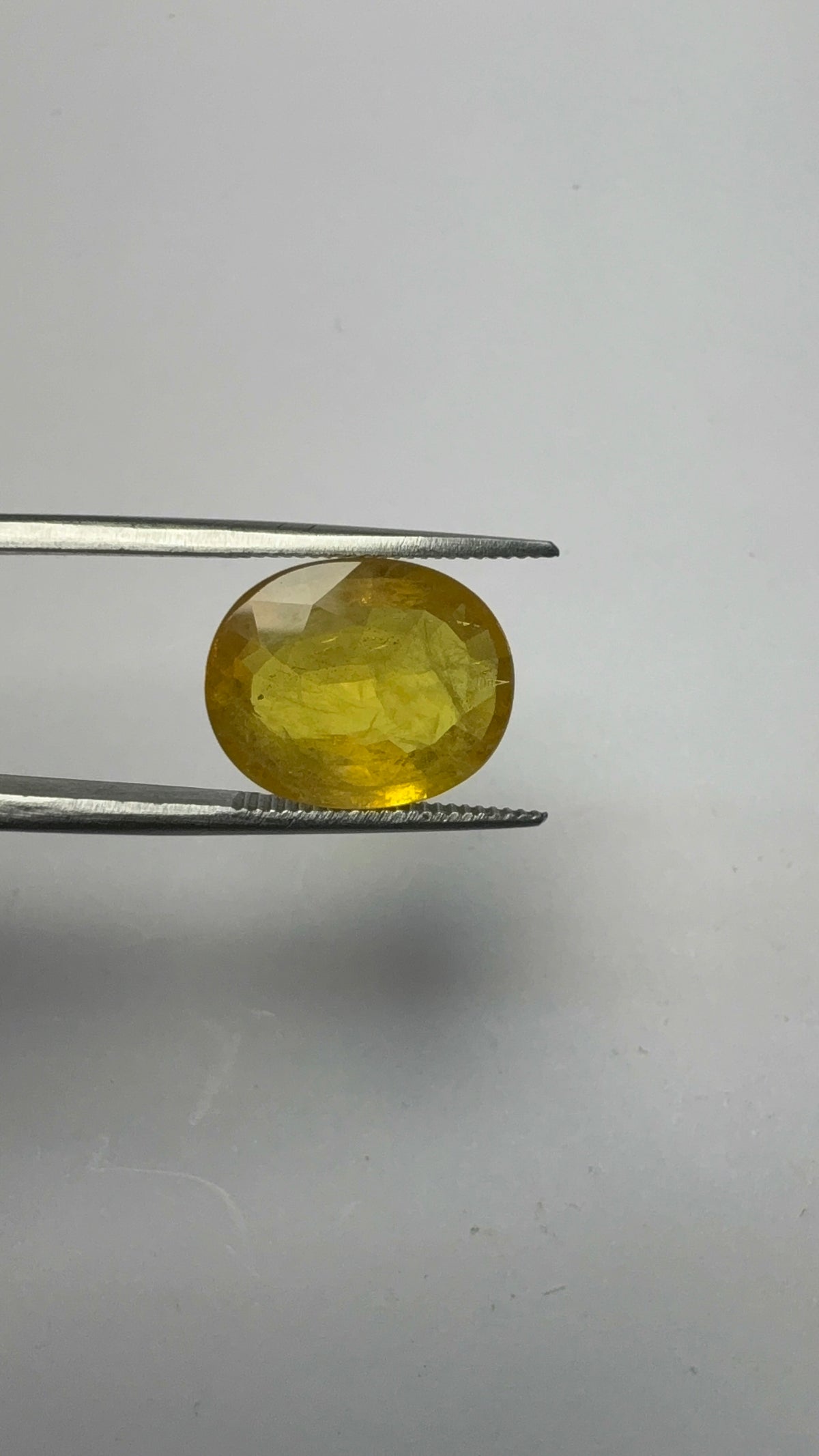 Yellow Sapphire – 6.84 Carat – Thailand — exact stone view 5