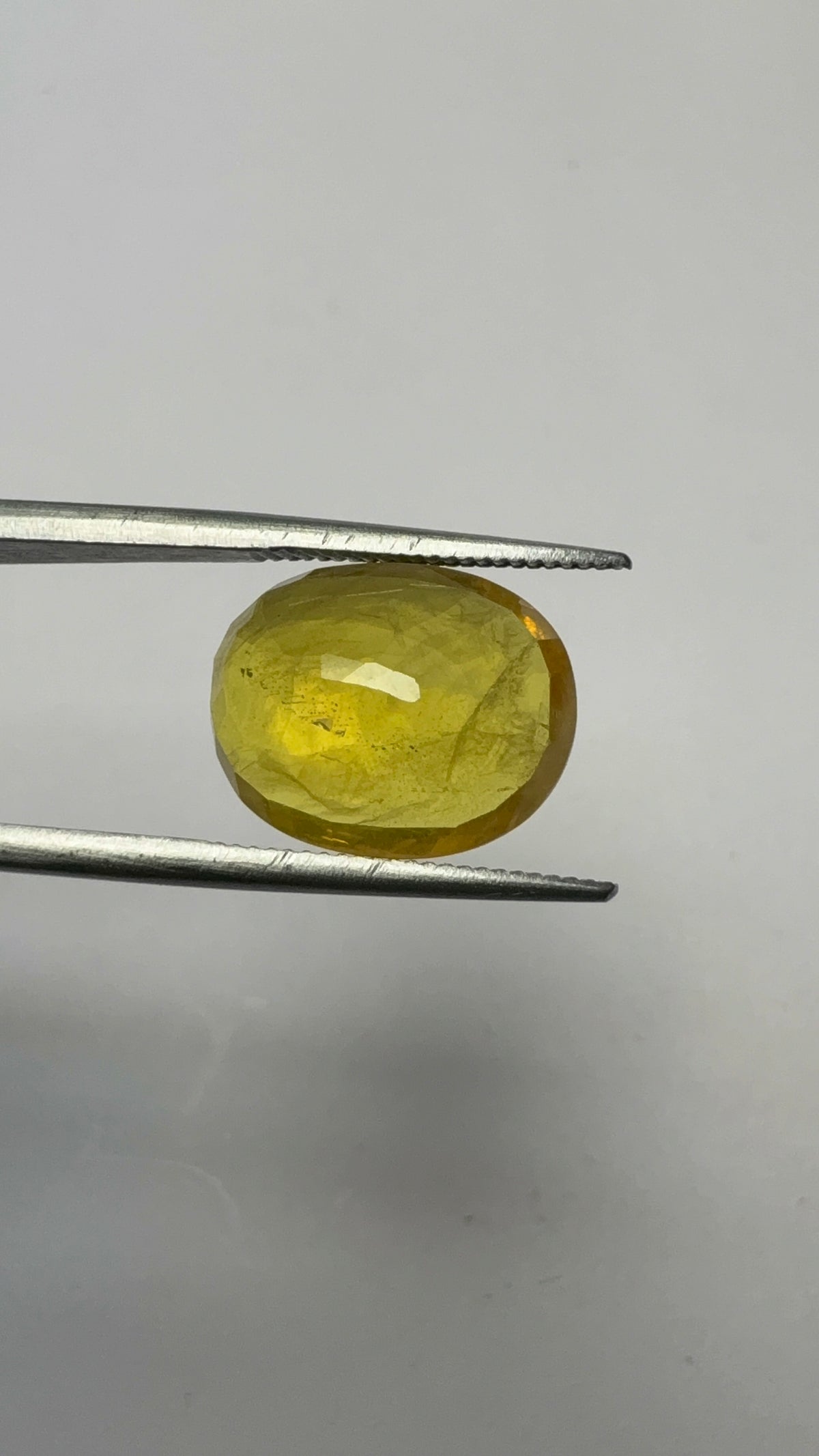 Yellow Sapphire – 6.84 Carat – Thailand — exact stone view 6