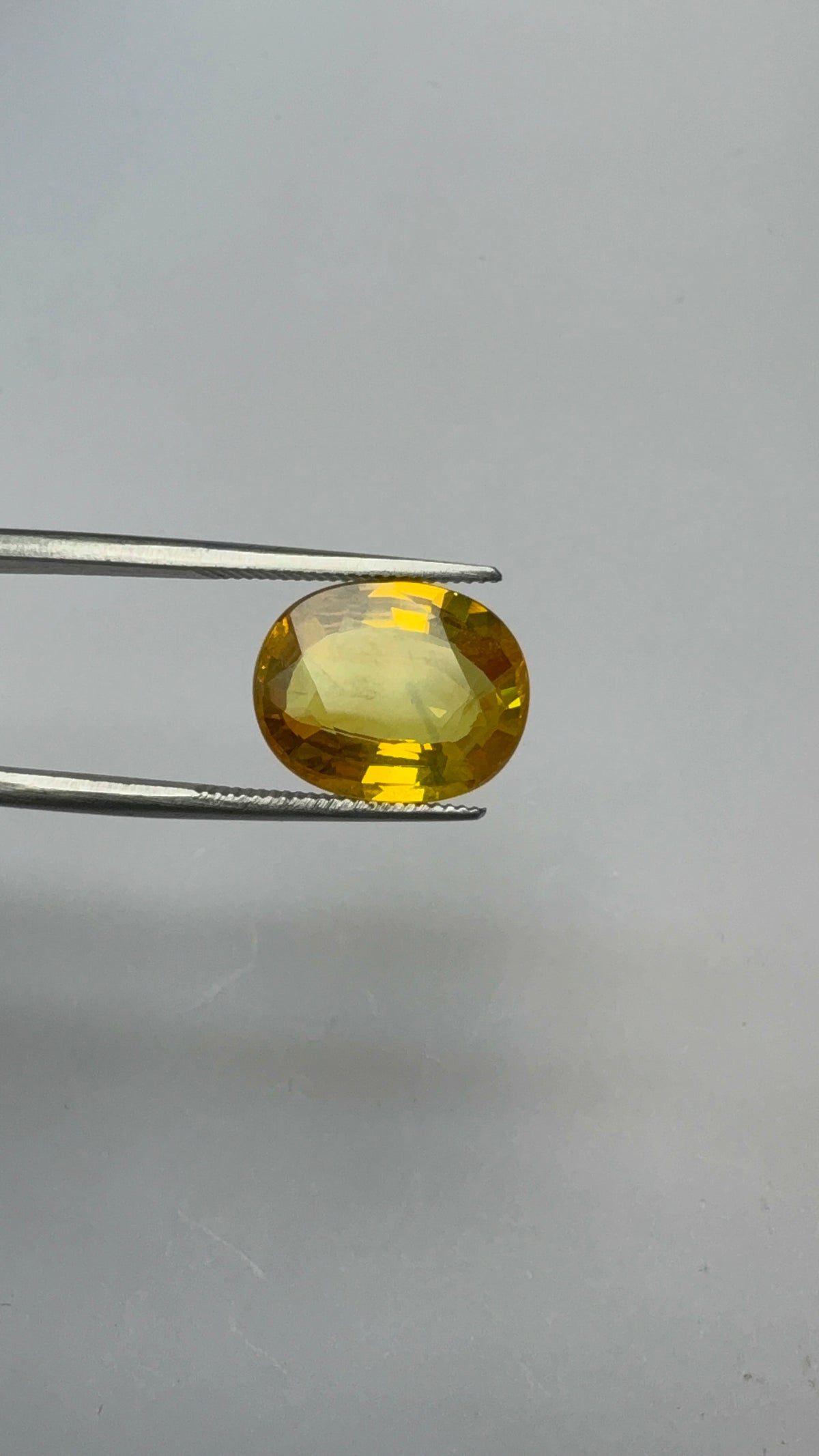 Yellow Sapphire – 6.70 Carat – Thailand — exact stone view 4