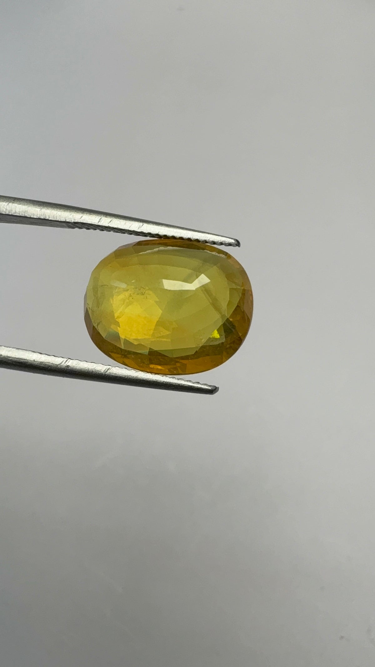 Yellow Sapphire – 6.70 Carat – Thailand — exact stone view 5