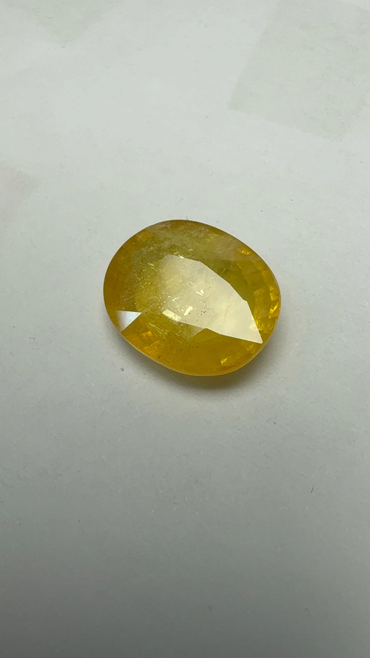 Yellow Sapphire – 5.87 Carat – Thailand — exact stone view 2