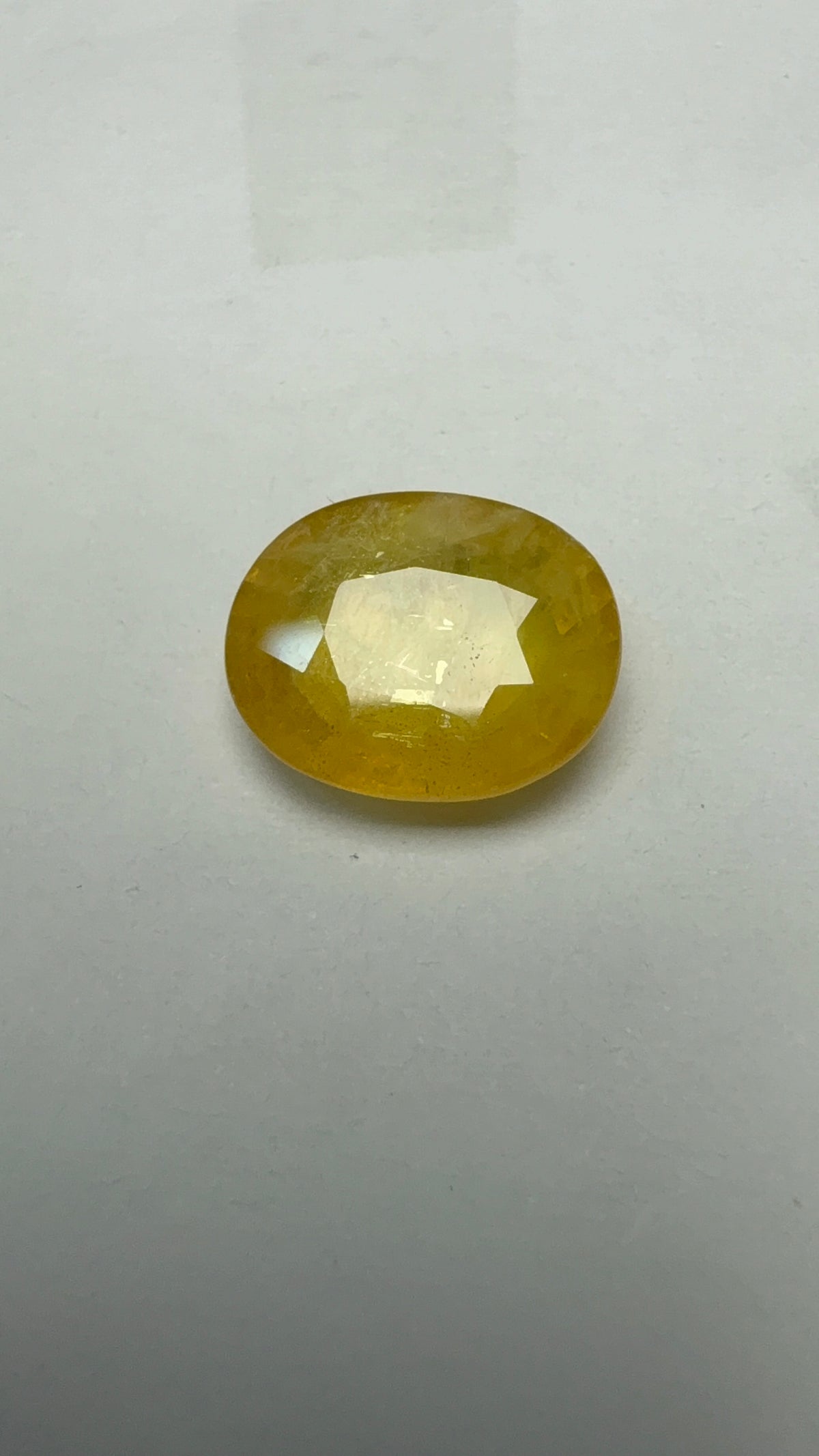 Yellow Sapphire – 5.87 Carat – Thailand — exact stone view 3
