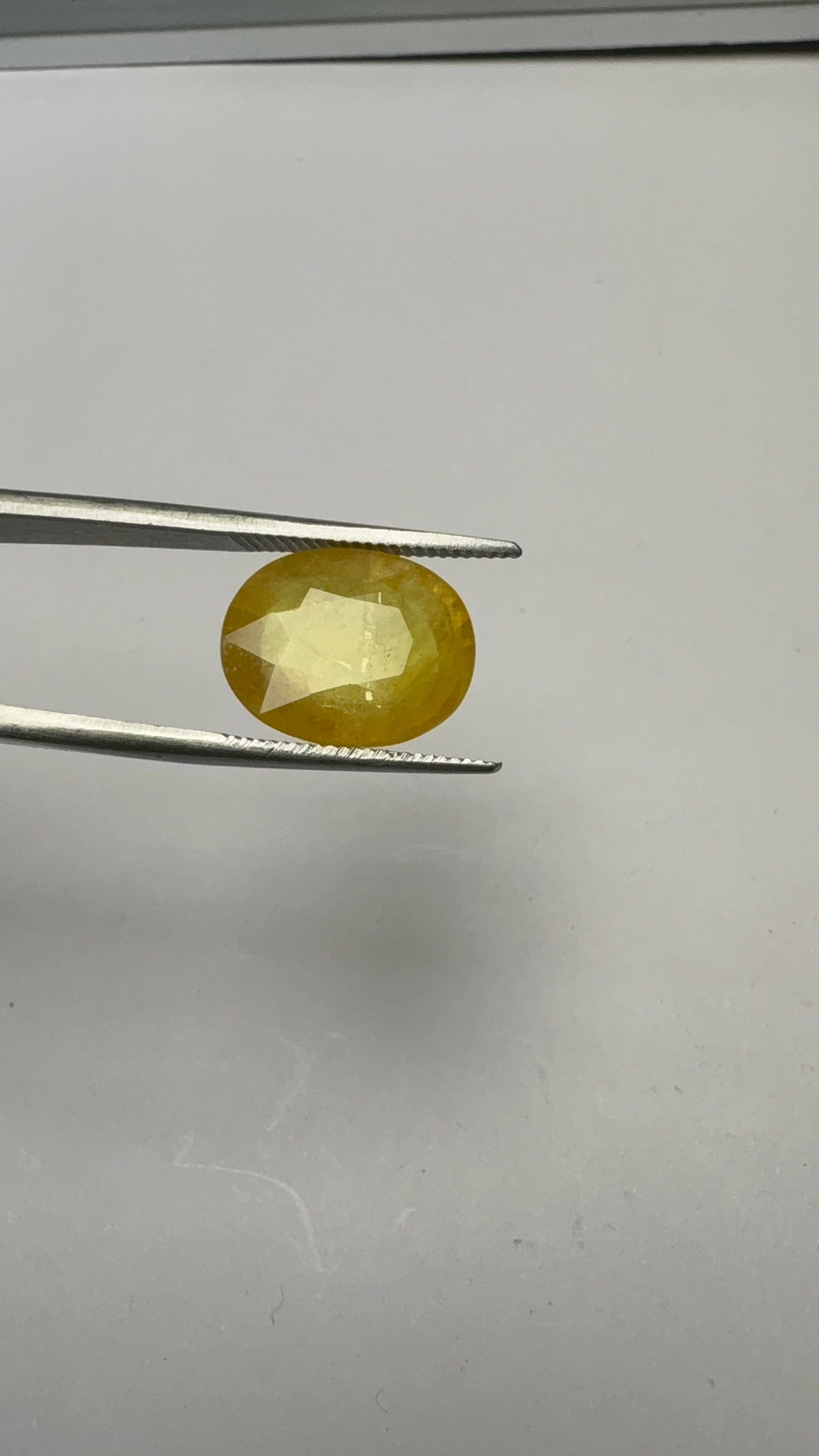 Yellow Sapphire – 5.87 Carat – Thailand — exact stone view 5