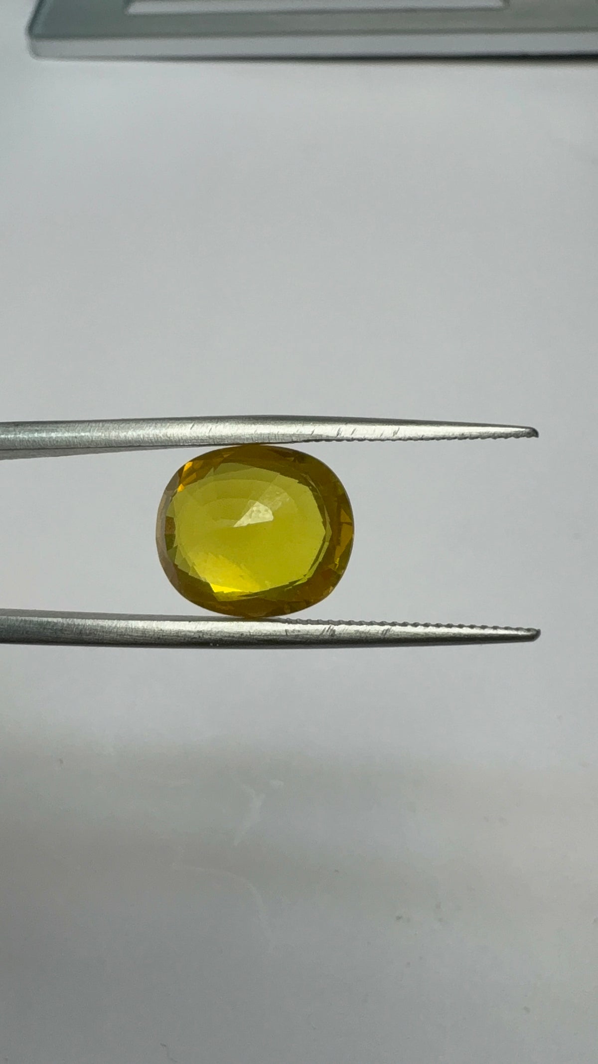 Yellow Sapphire – 5.75 Carat – Thailand — exact stone view 6