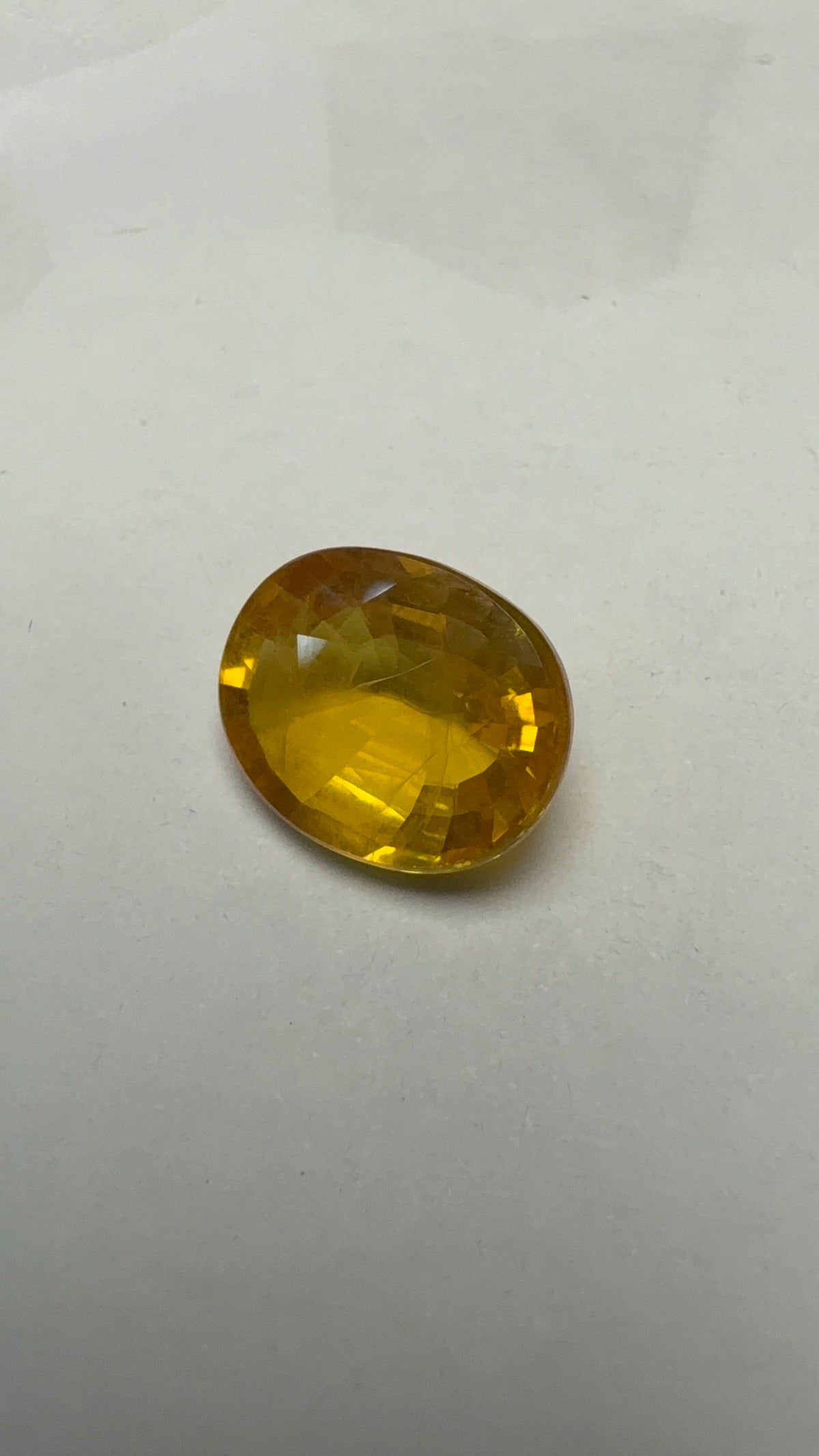 Yellow Sapphire – 5.77 Carat – Thailand — exact stone view 3