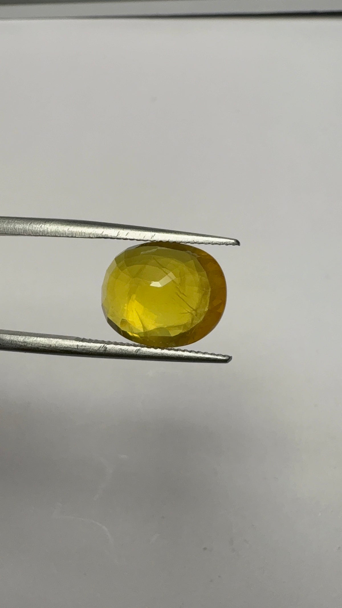 Yellow Sapphire – 5.77 Carat – Thailand — exact stone view 5