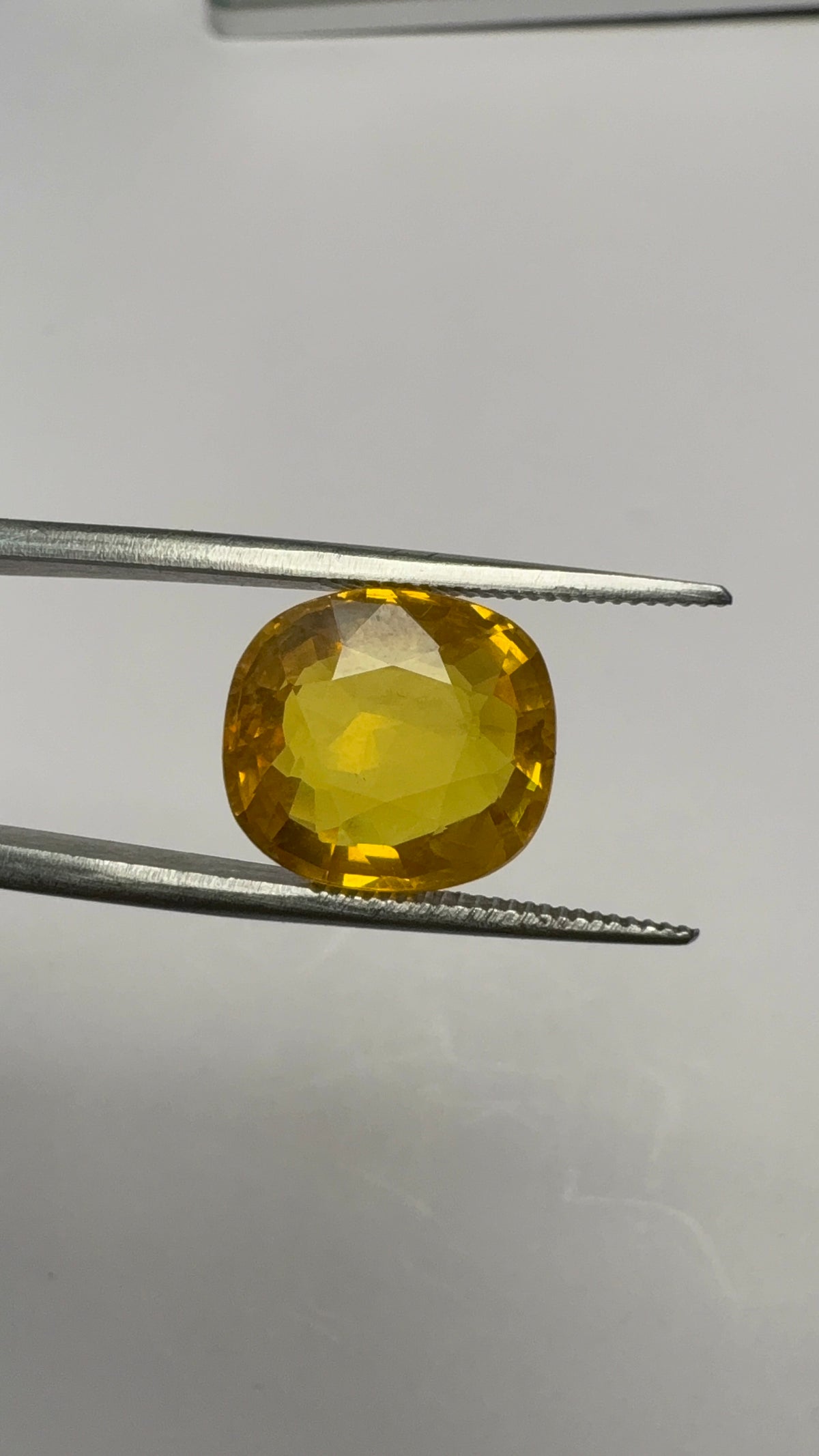 Yellow Sapphire – 8.08 Carat – Thailand — exact stone view 4