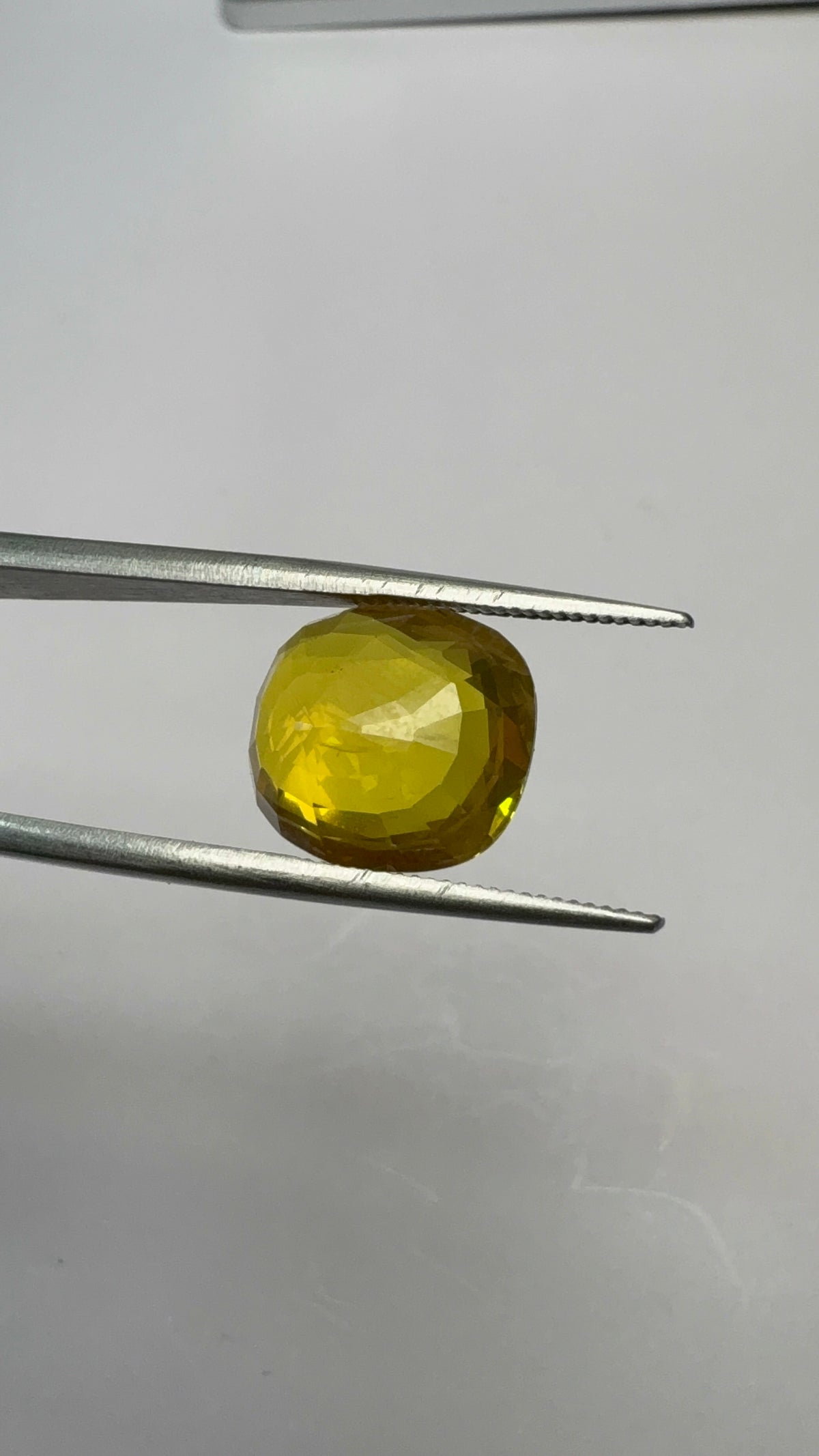 Yellow Sapphire – 8.08 Carat – Thailand — exact stone view 5
