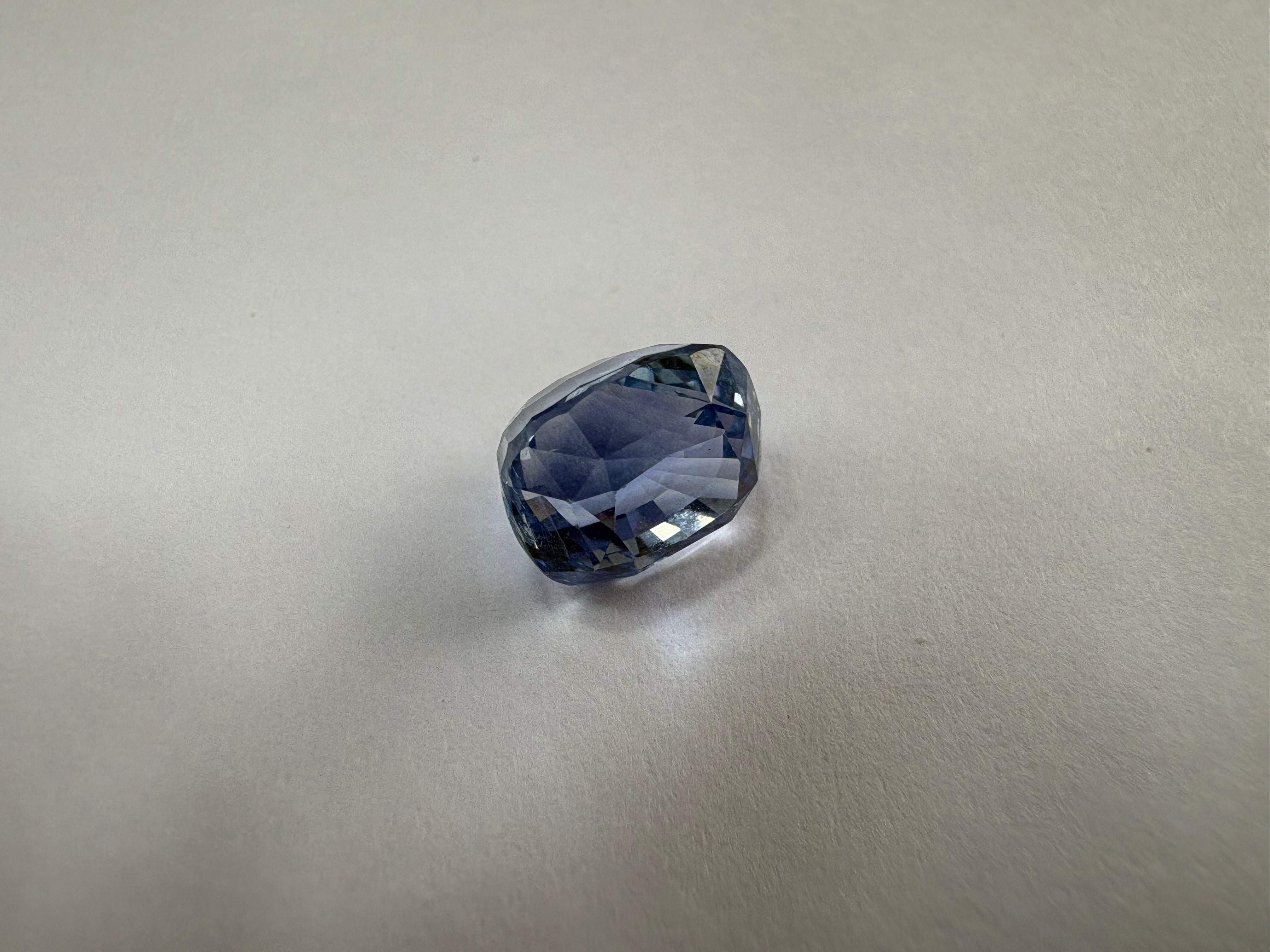 Blue Sapphire 5.14 carat BSR-12 close view