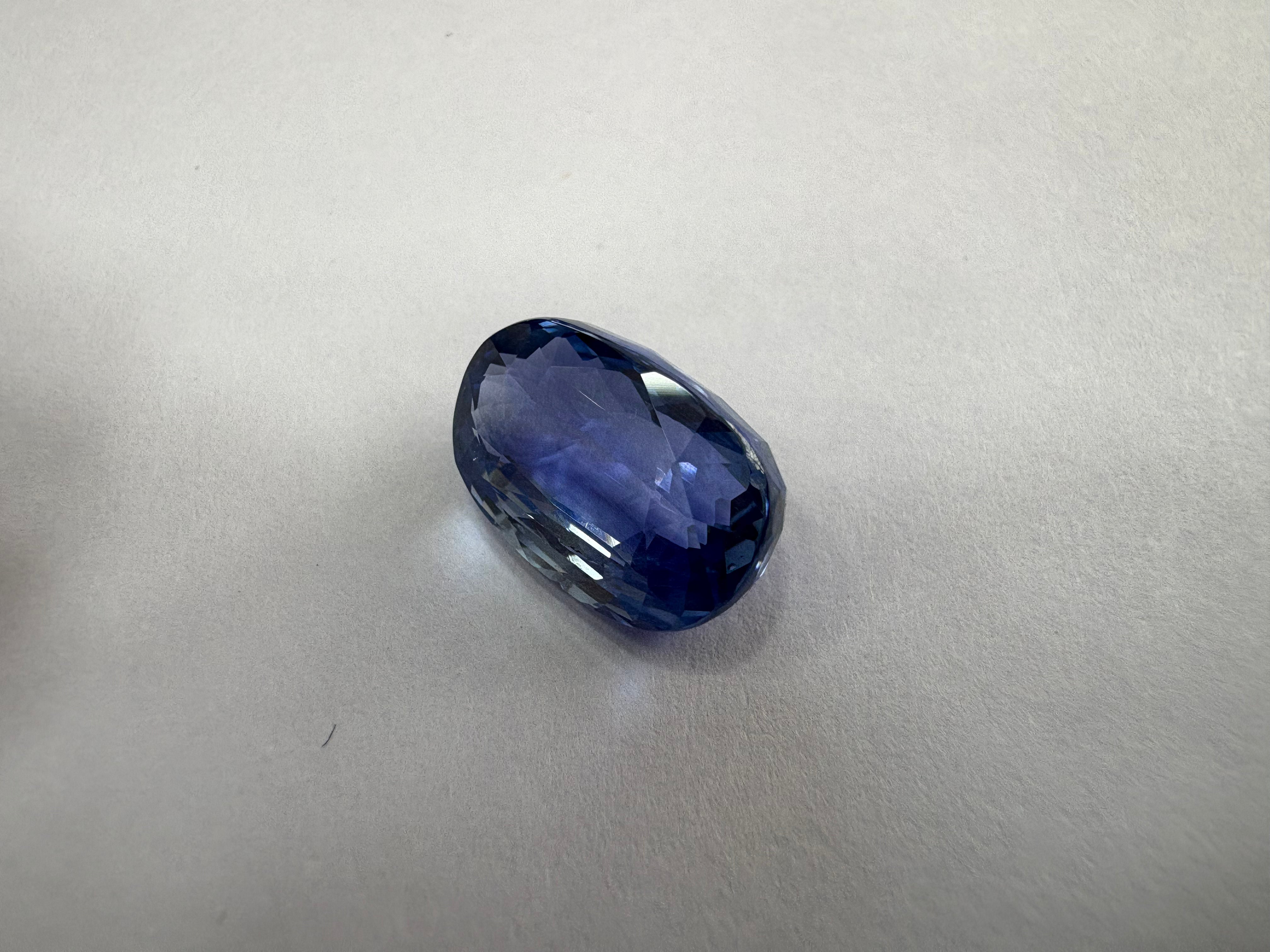 Blue Sapphire 5.02 carat BSR-24 close view