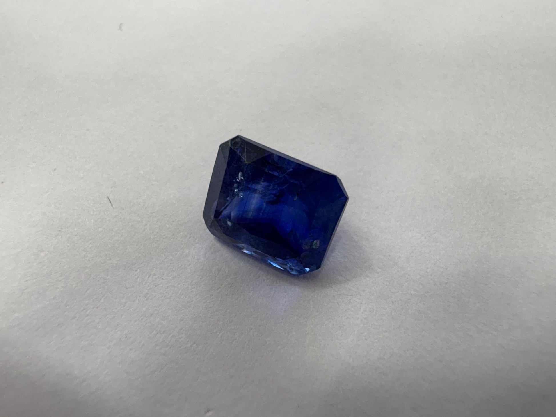 Blue Sapphire 4.00 carat BSR-3 reverse view