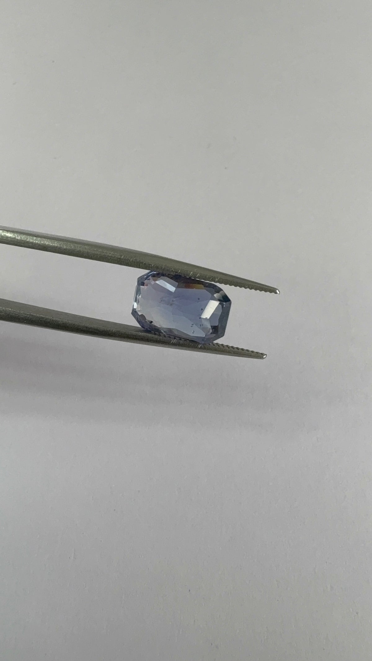 Blue Sapphire 6.15 carat BSR-30 face-up view