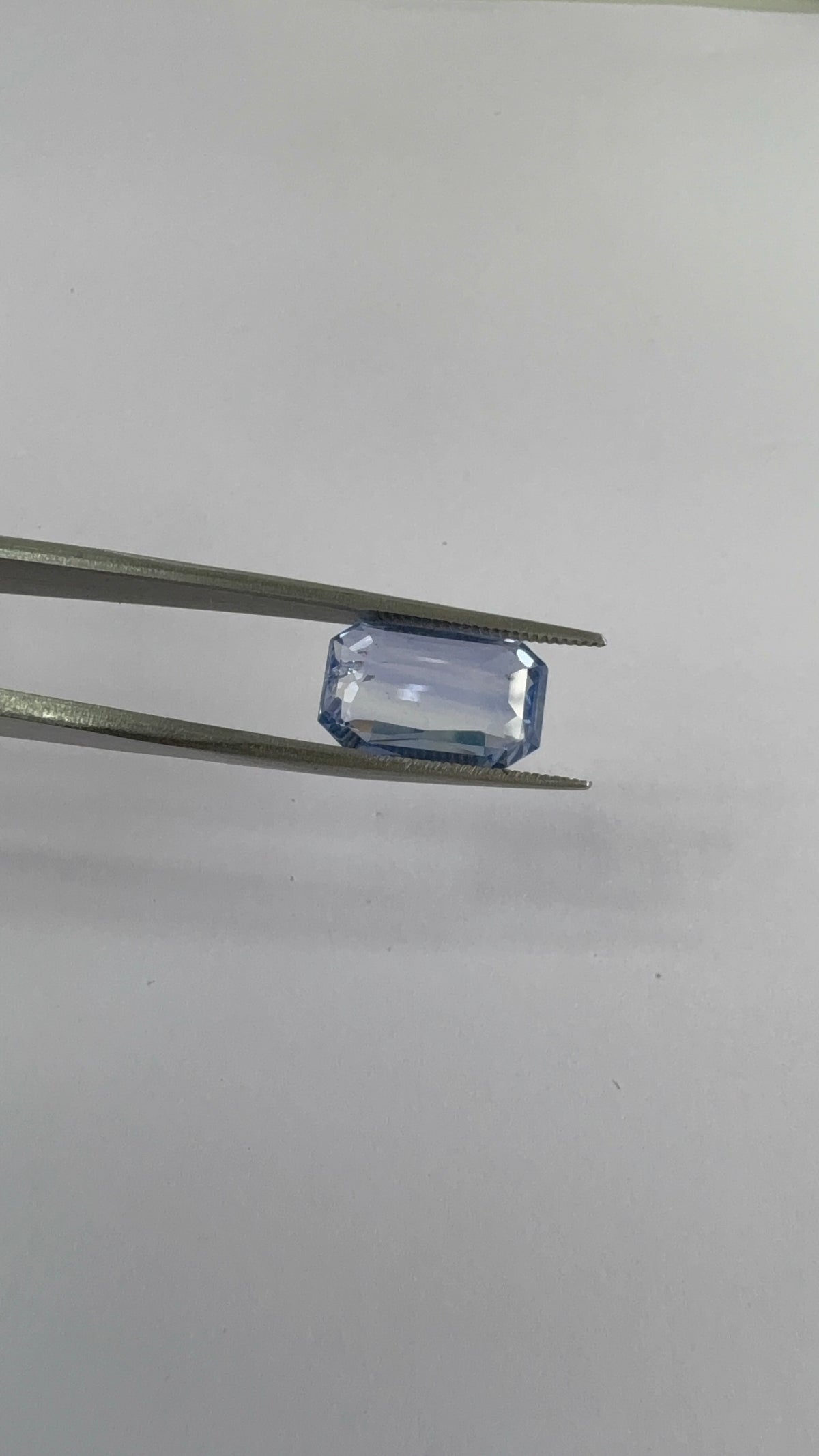 Blue Sapphire 6.09 carat BSR-31 face-up view