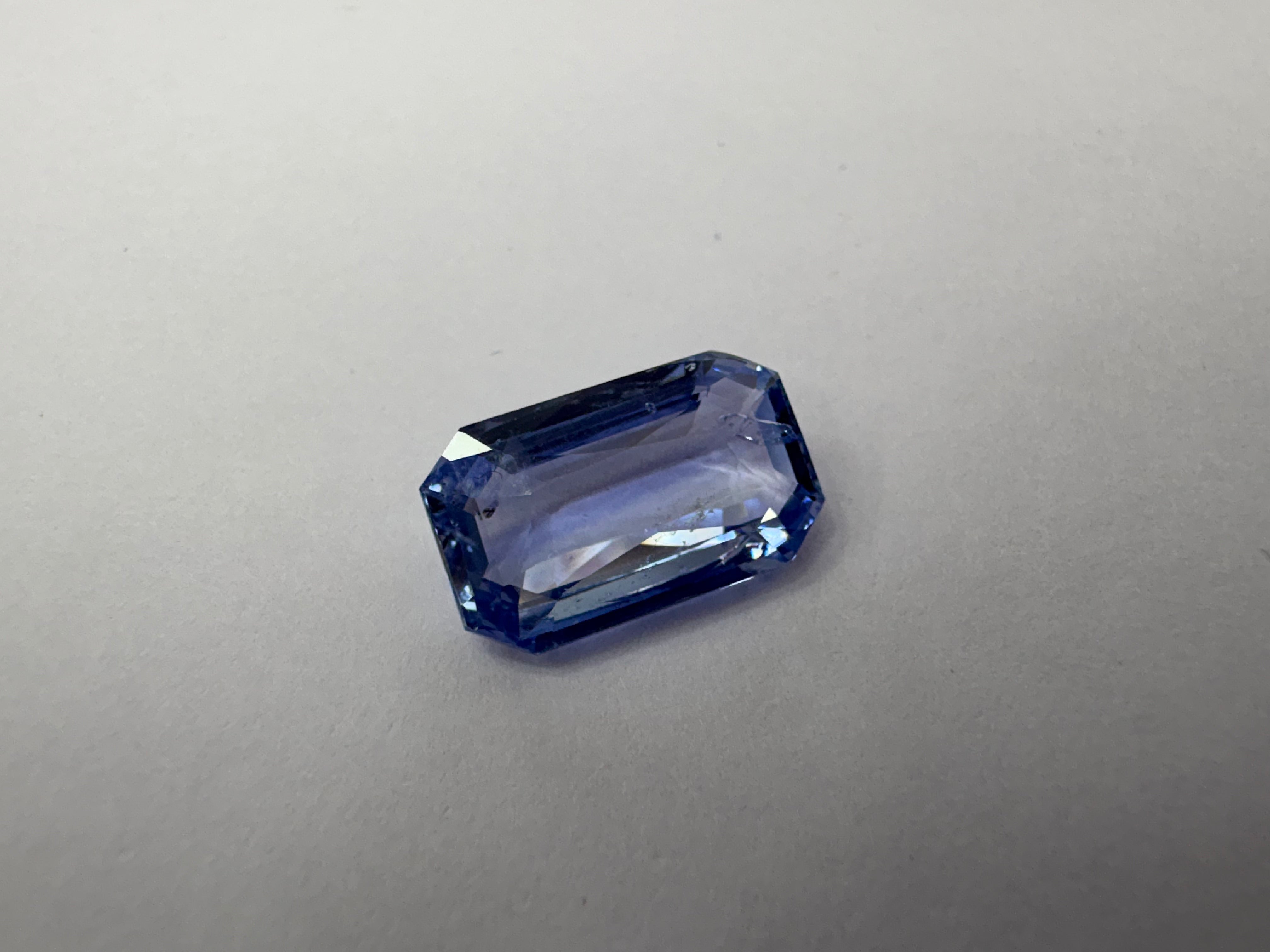 Blue Sapphire 6.09 carat BSR-31 close view