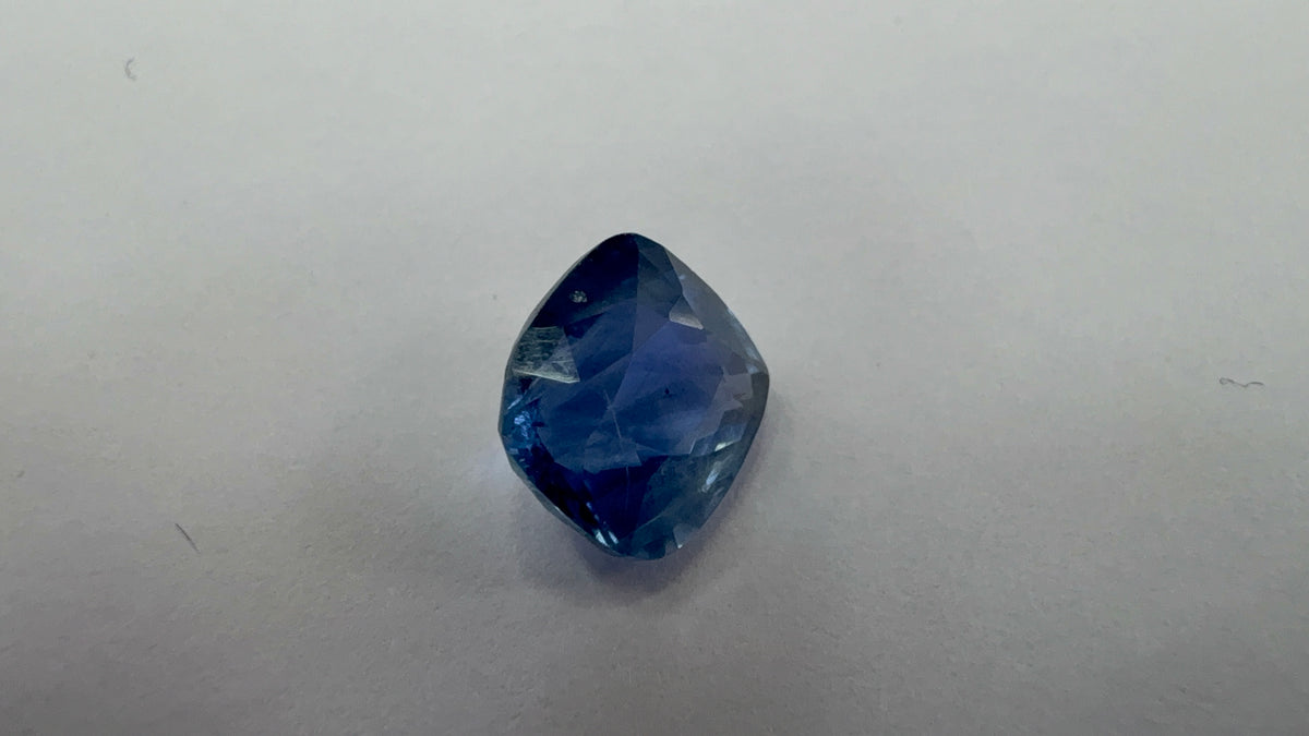 Blue Sapphire 3.02 carat BSR-59 close view
