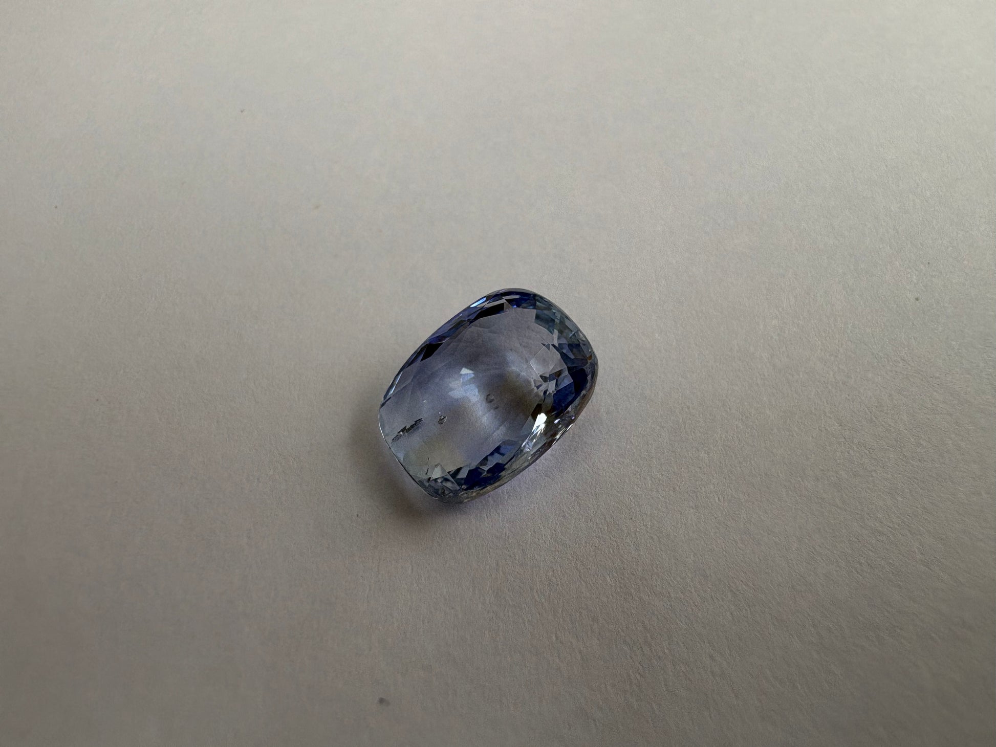 Blue Sapphire 4.01 carat BSR-65 close view
