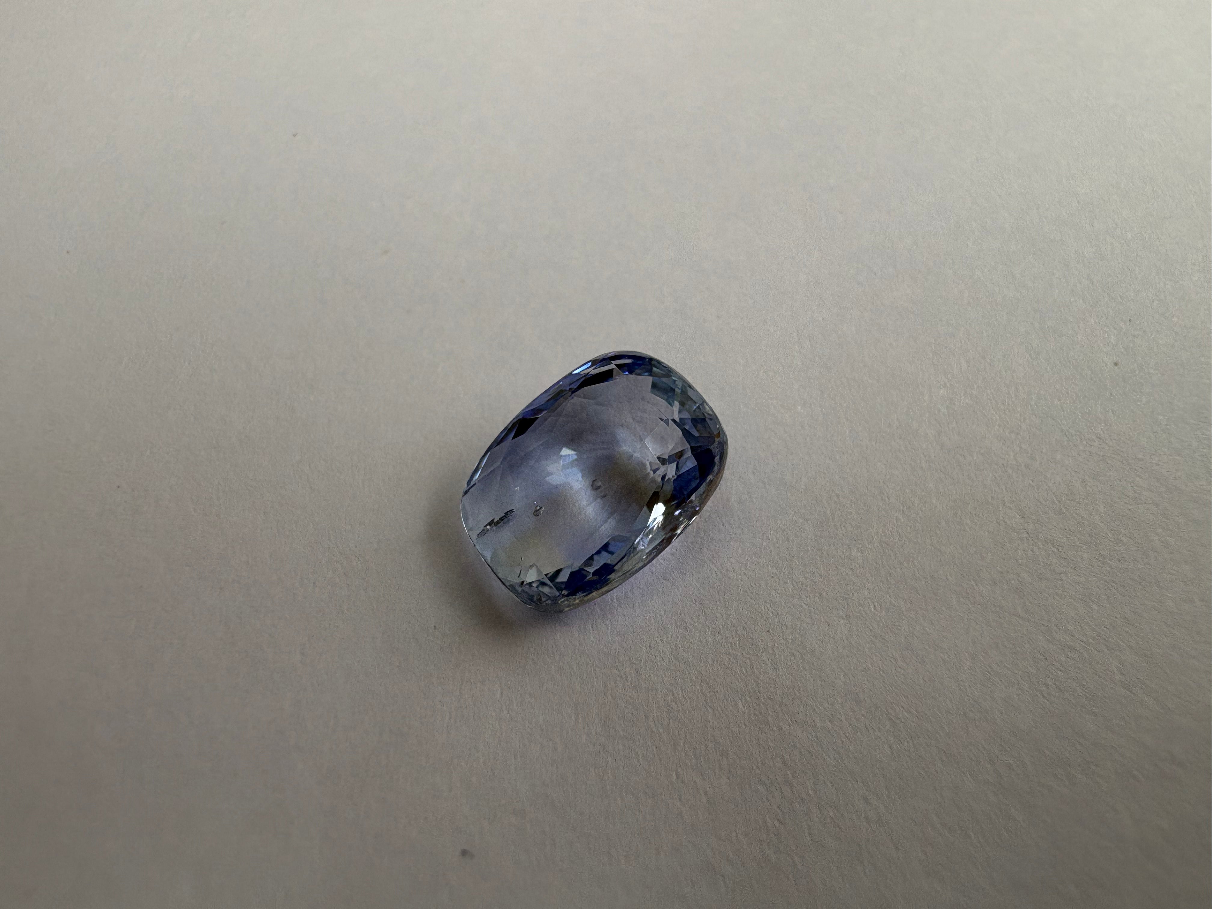 Blue Sapphire 4.01 carat BSR-65 close view