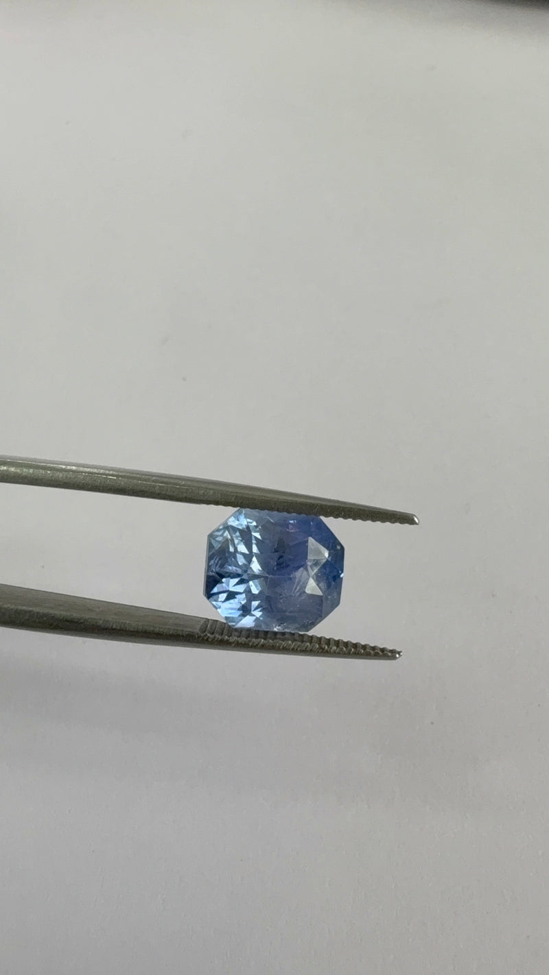 Blue Sapphire – 5.07 Carat – Sri Lanka