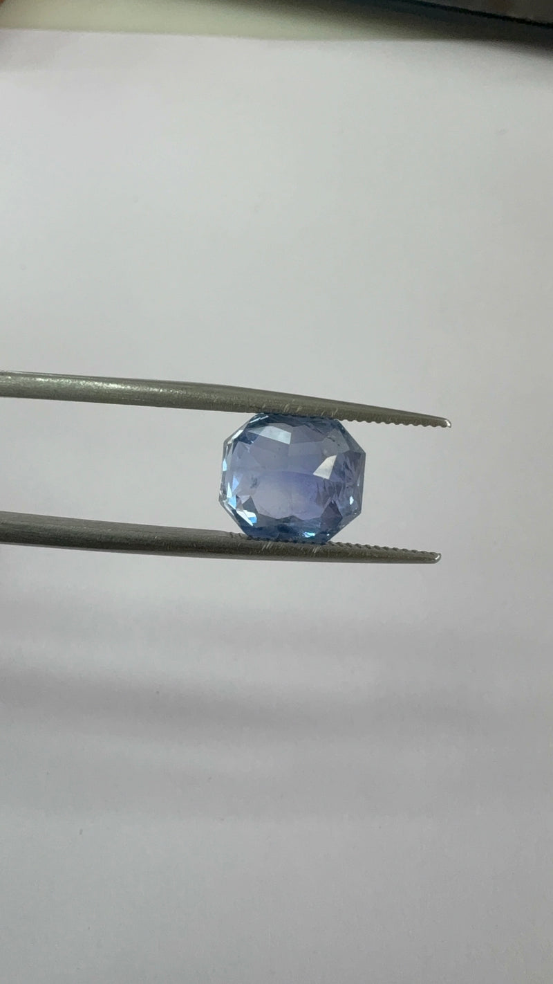 Blue Sapphire – 5.07 Carat – Sri Lanka