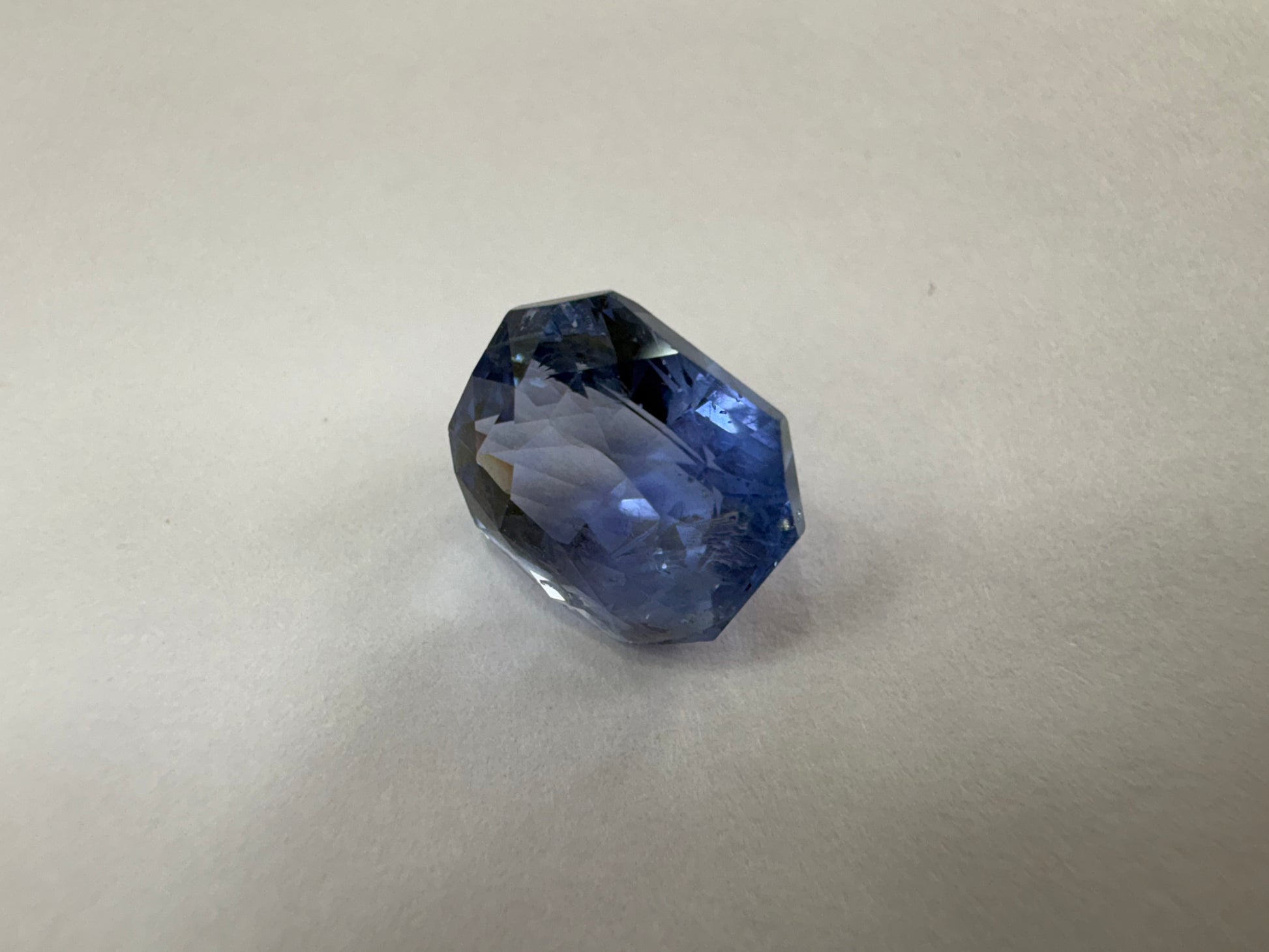 Blue Sapphire 5.07 carat BSR-66 close view
