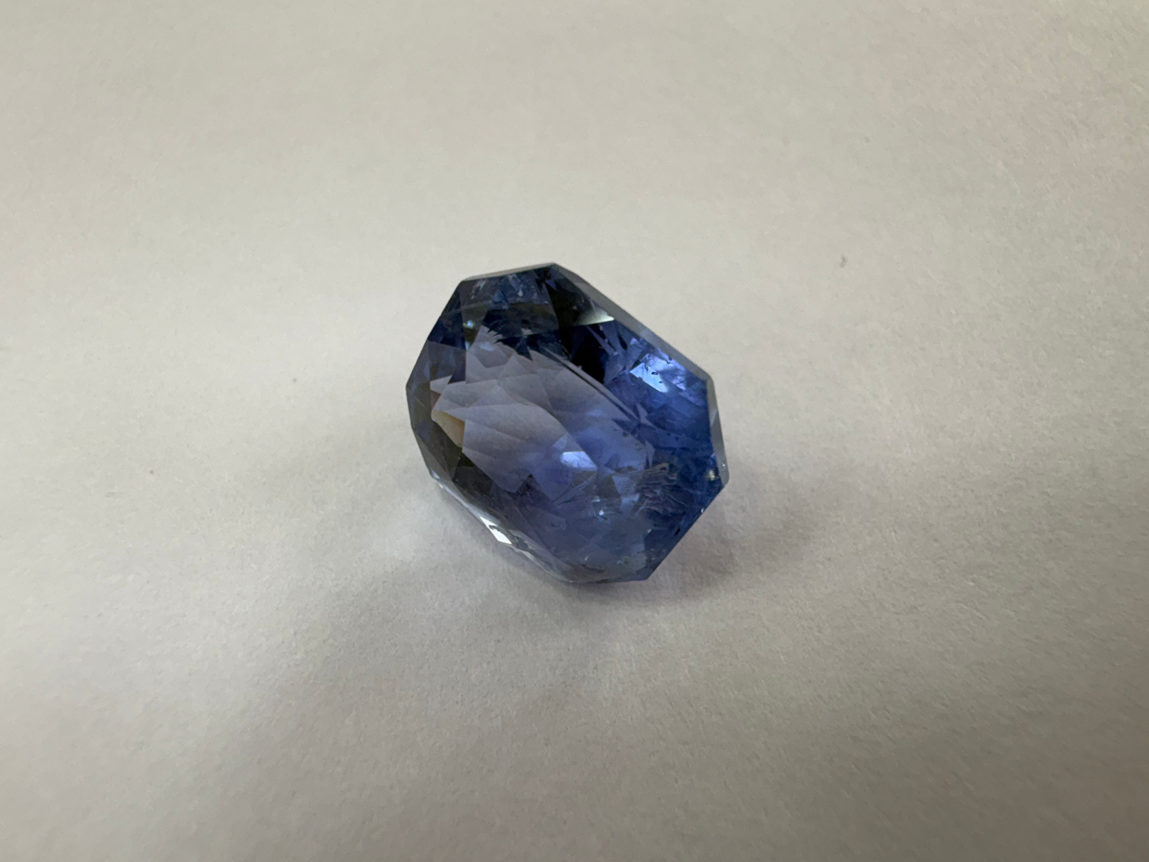 Blue Sapphire 5.07 carat BSR-66 close view