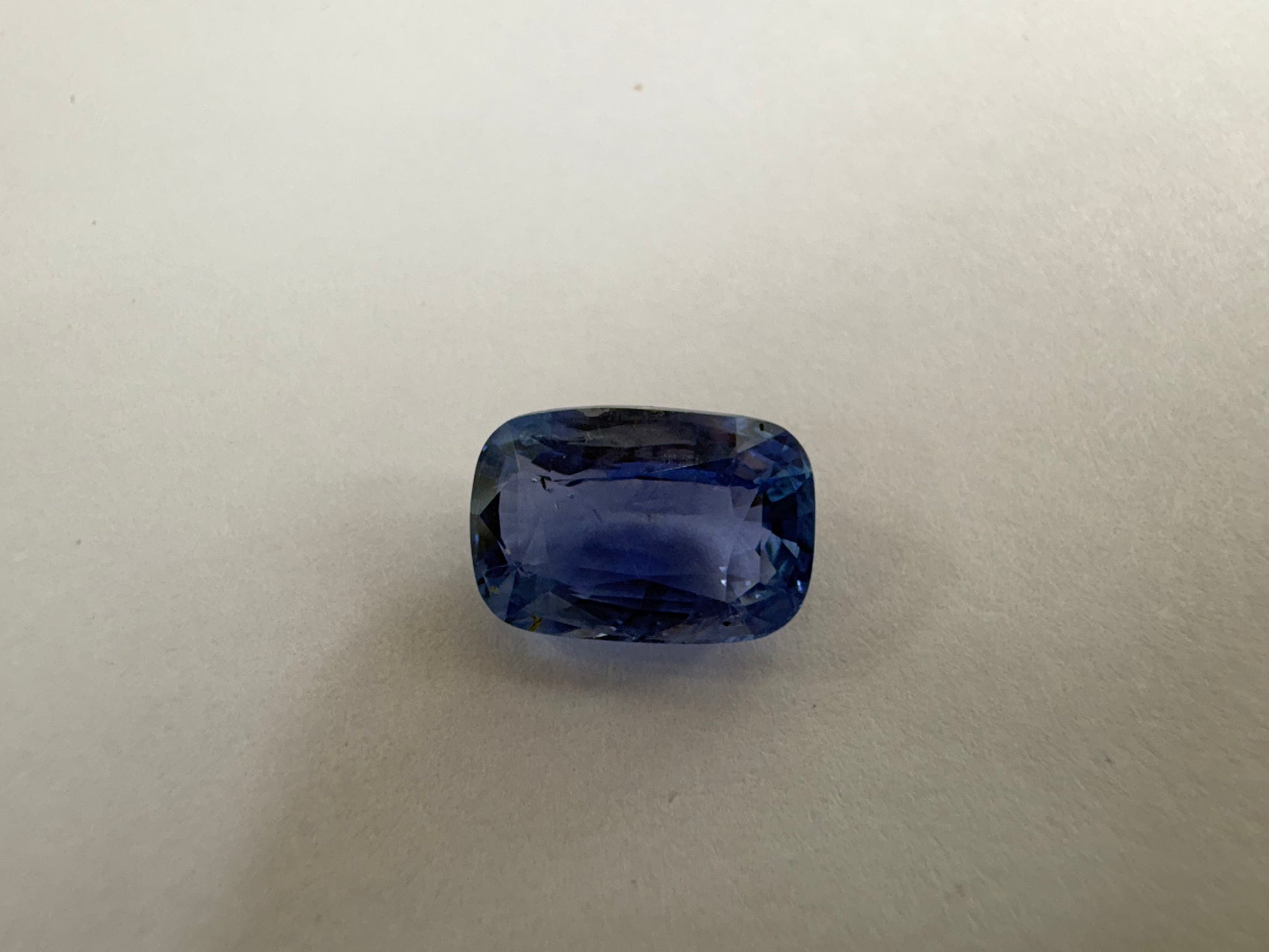 Blue Sapphire 4.00 carat BSR-67 angled view