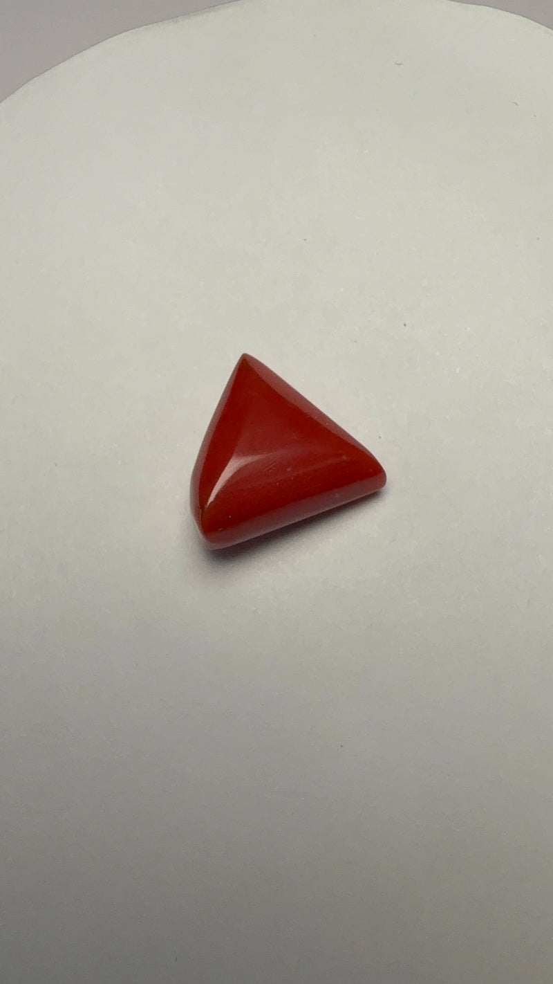 Red Coral – 9.17 Carat – Italy – Triangular