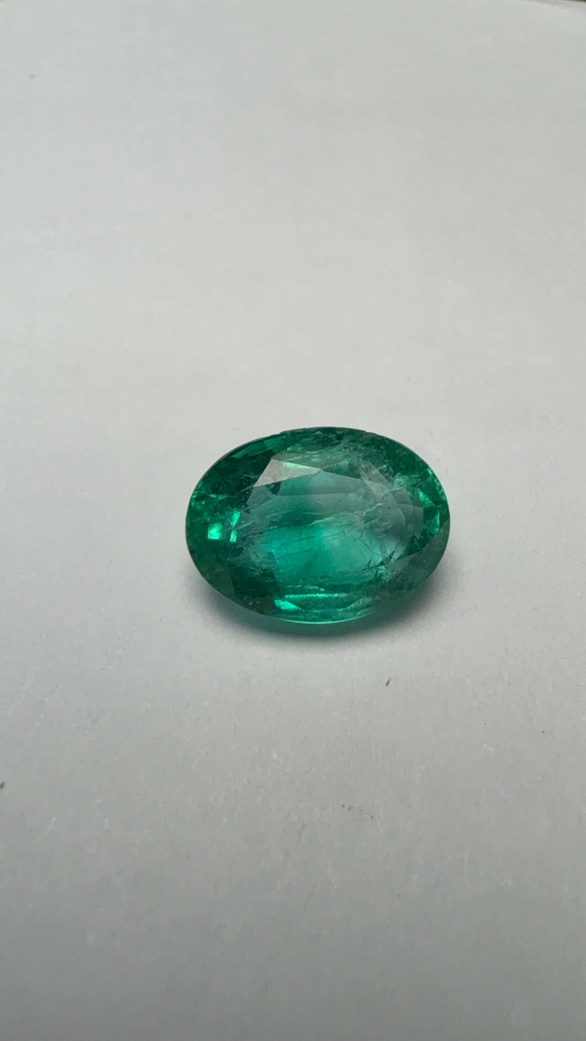 Emerald 2.56 carat EMER-10 alternate face-up view