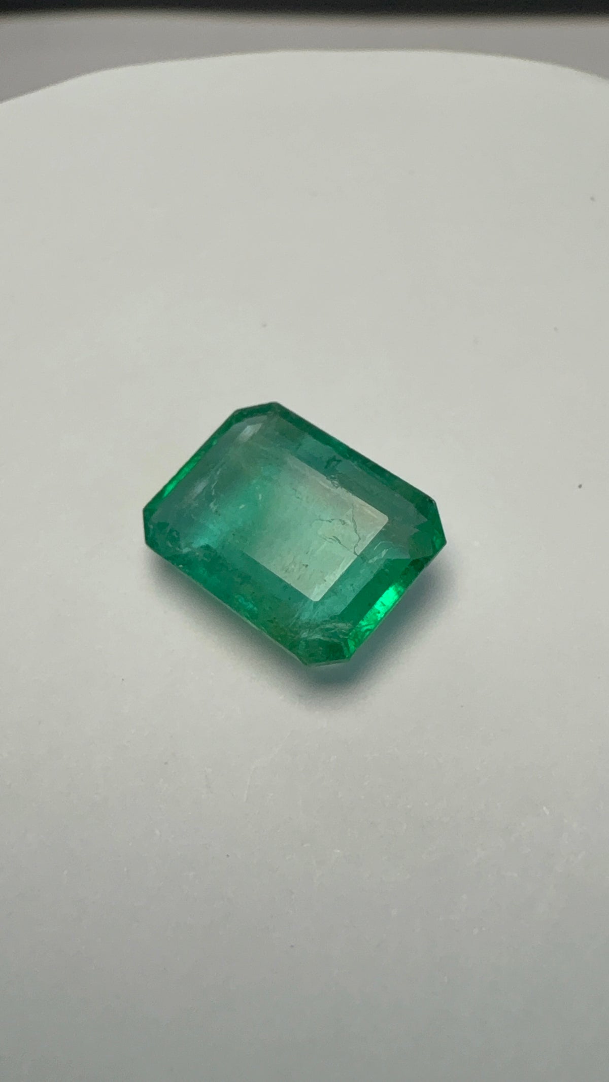 Emerald 5.17 carat EMER-105 alternate face-up view