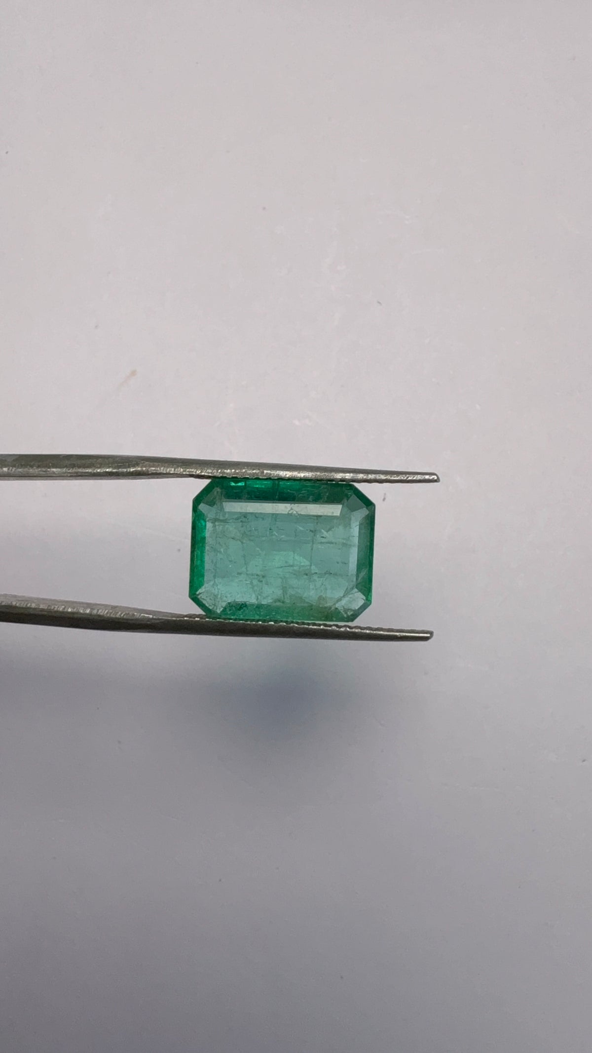 Emerald 5.17 carat EMER-105 close view