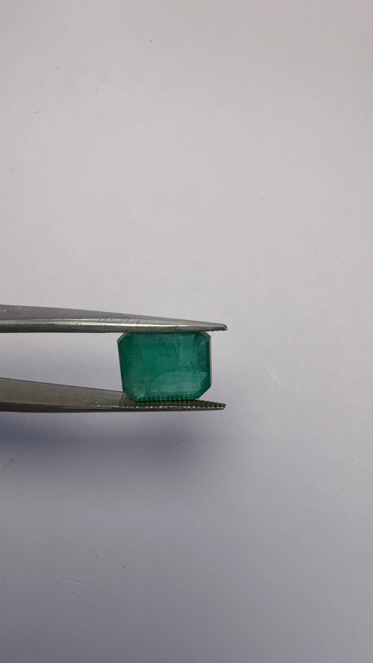 Emerald 6.55 carat EMER-112 close view