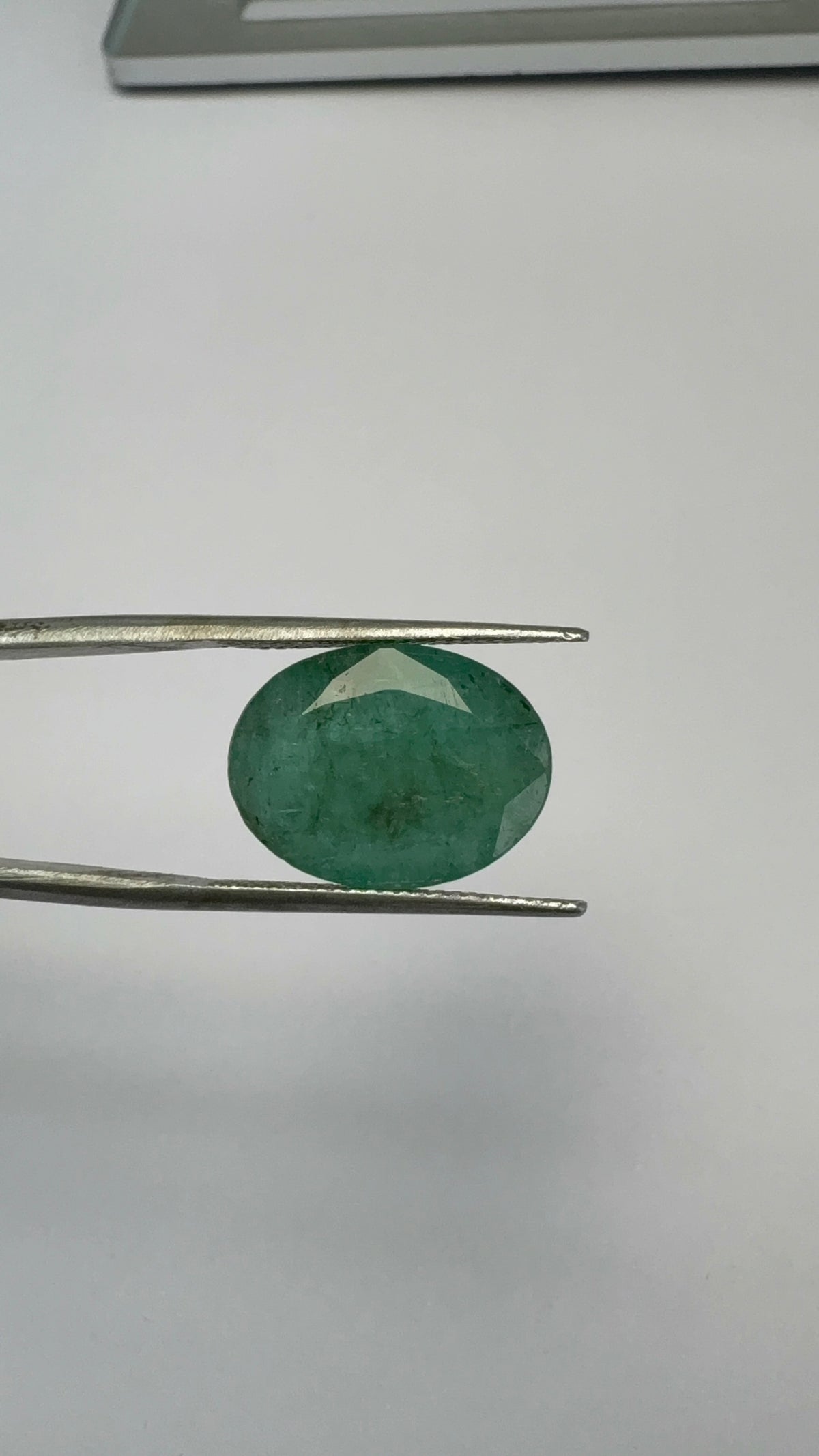 Emerald 8.28 carat EMER-122 close view
