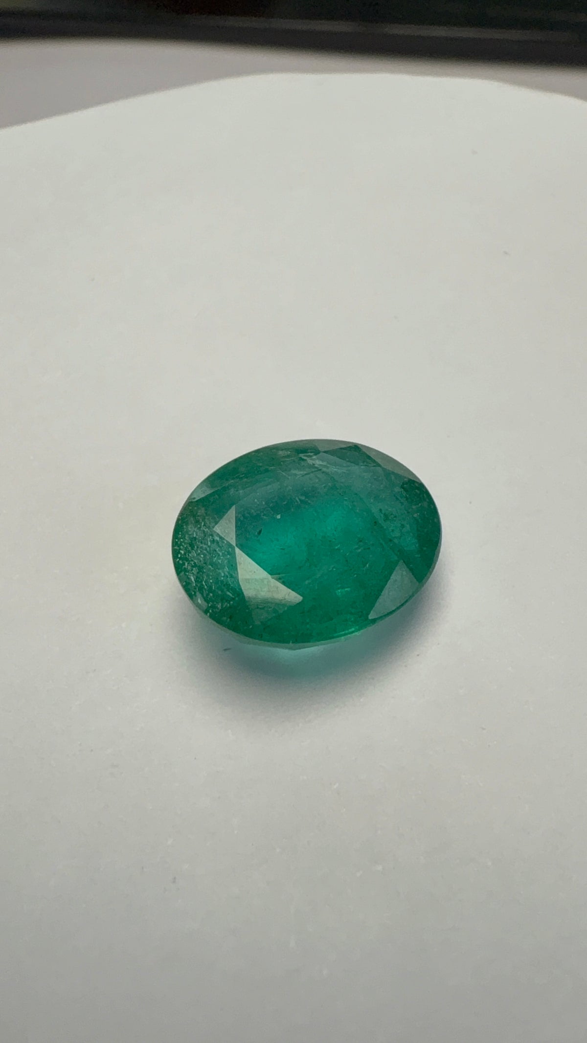 Emerald 5.72 carat EMER-126 face-up view