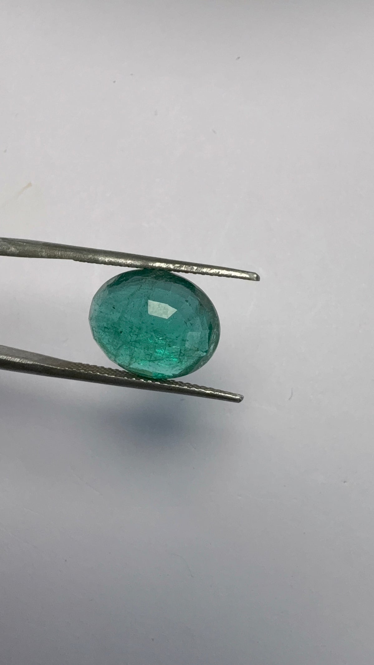 Emerald 5.72 carat EMER-126 side view