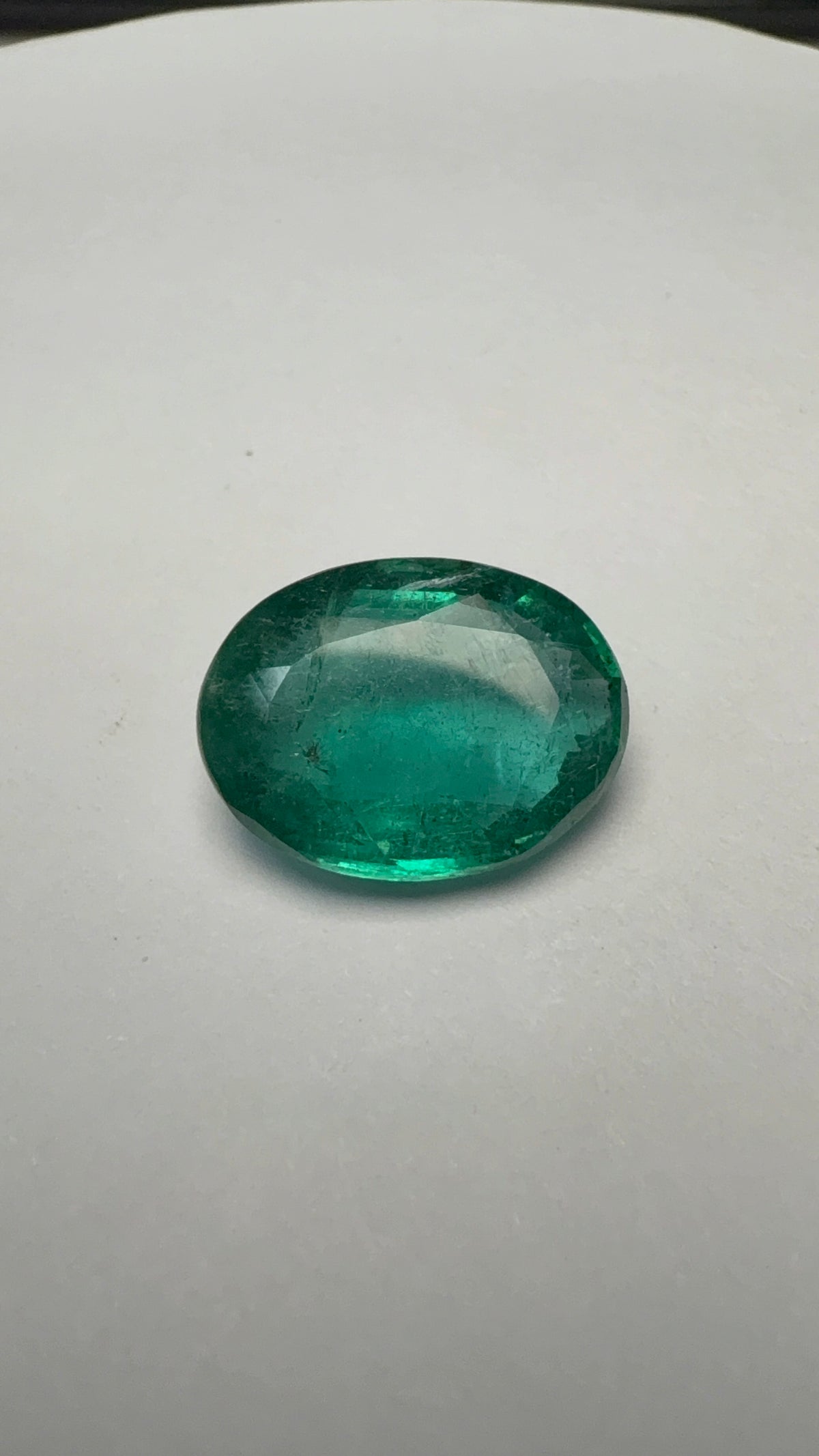 Emerald 4.85 carat EMER-129 face-up view