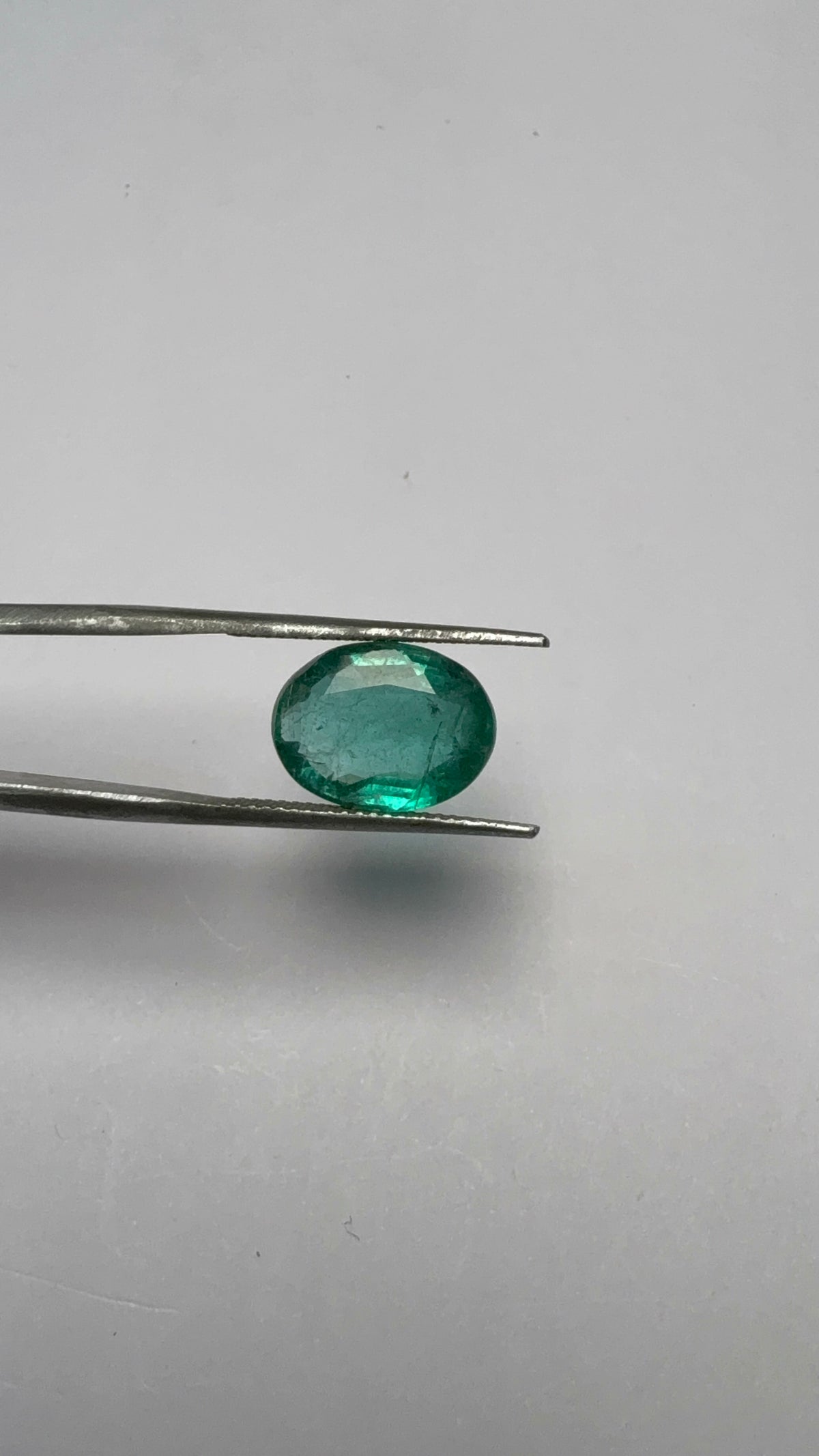 Emerald 4.85 carat EMER-129 close view