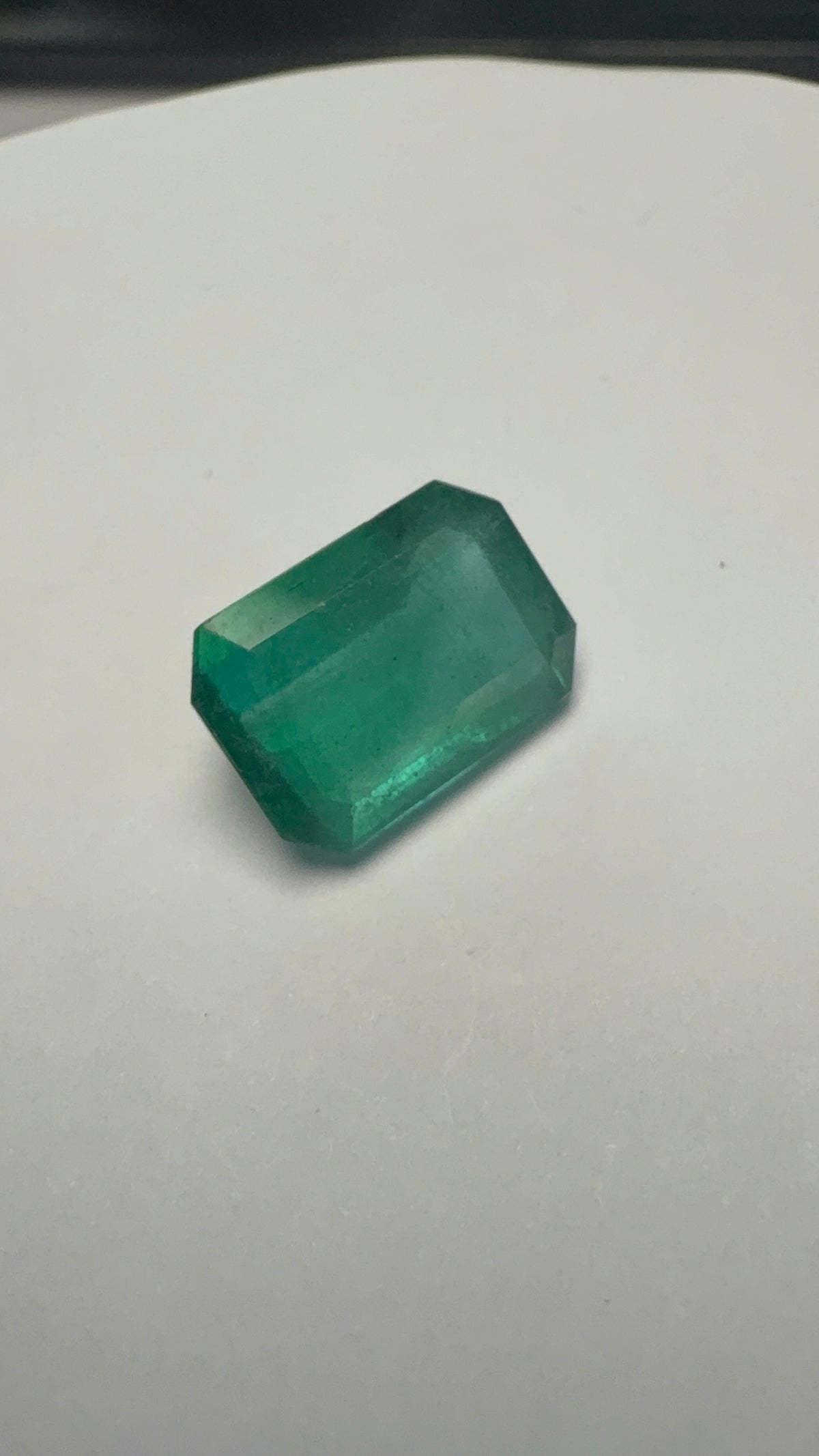 Emerald 5.54 carat EMER-130 alternate face-up view