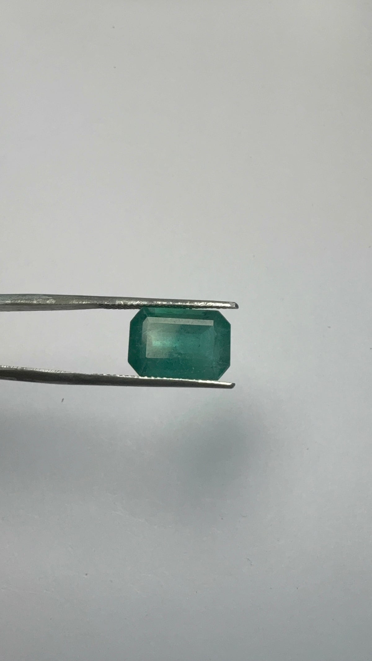 Emerald 5.54 carat EMER-130 close view