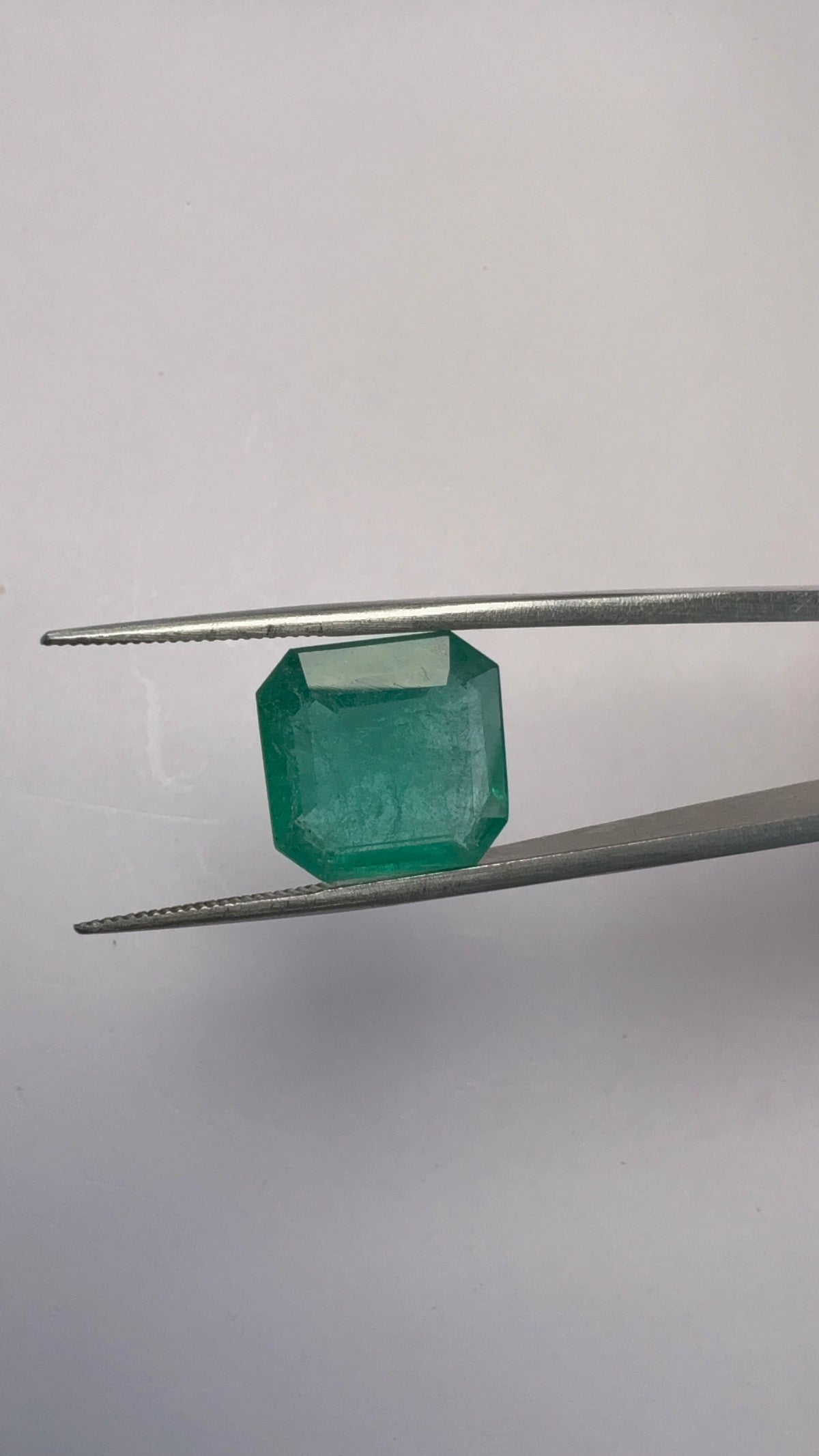 Emerald 7.94 carat EMER-131 close view