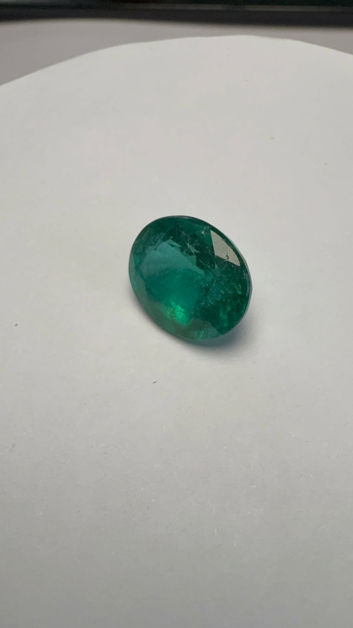 Emerald 5.65 carat EMER-134 face-up view