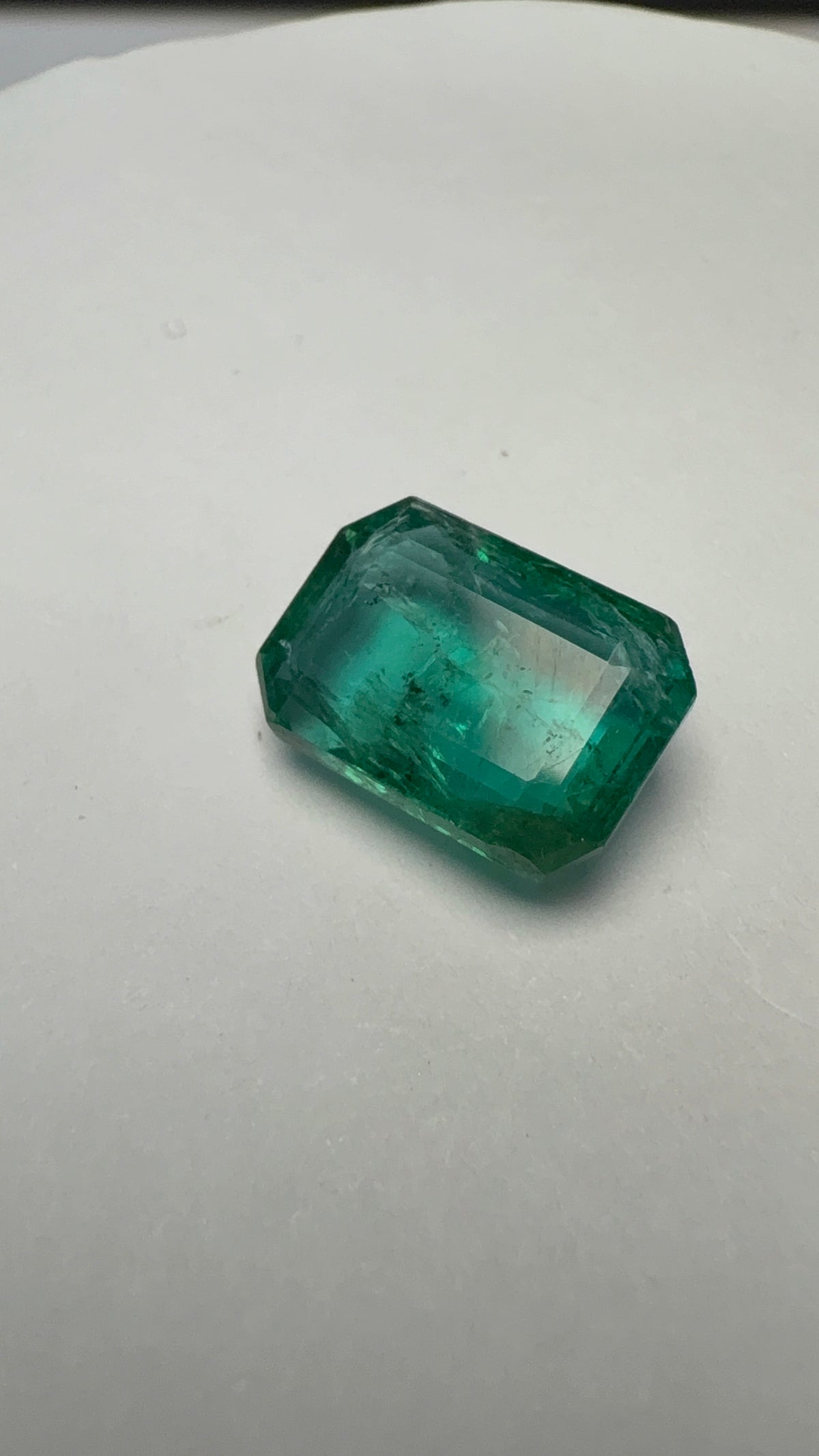 Emerald 4.85 carat EMER-139 close view