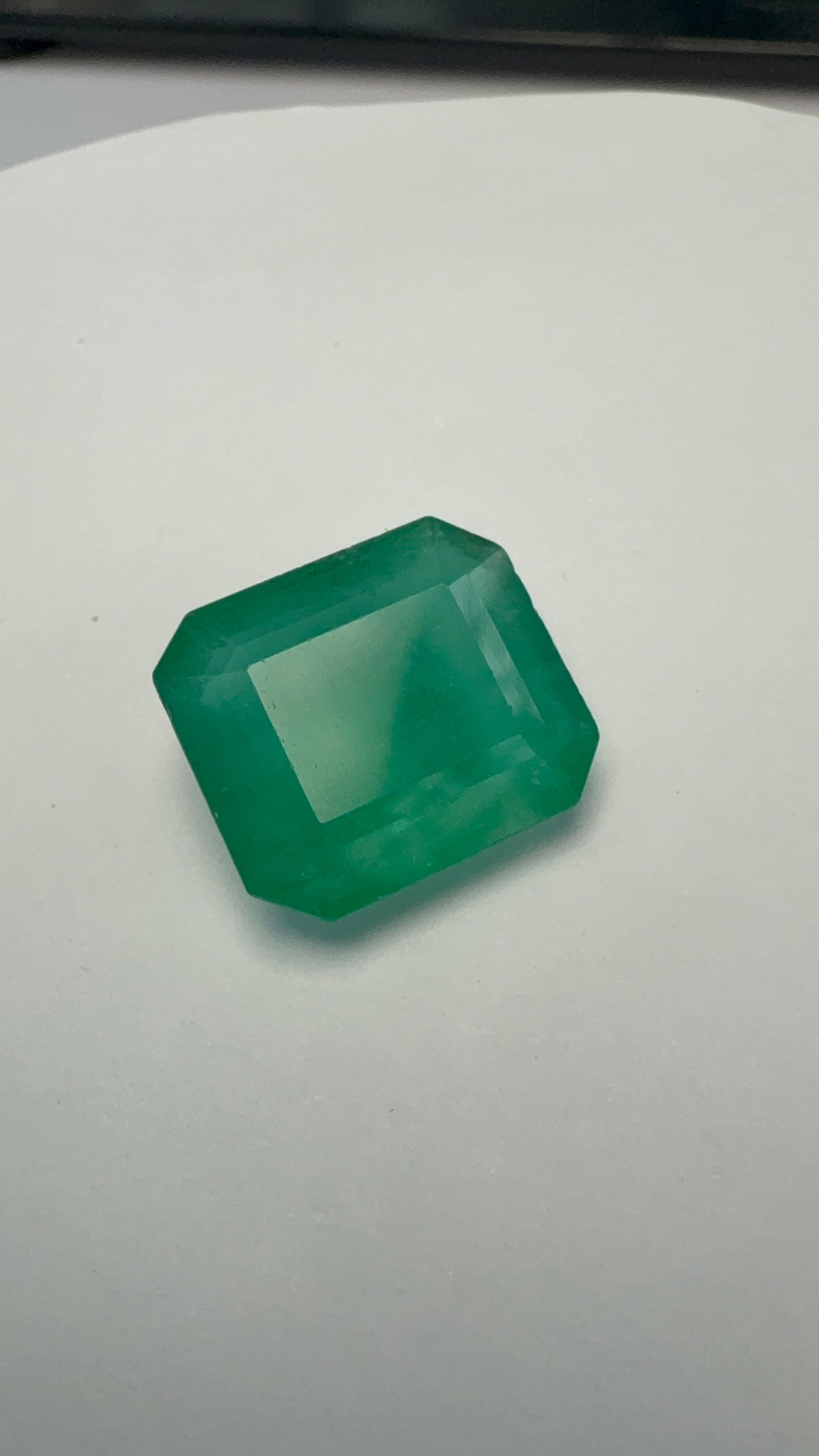 Emerald 8.60 carat EMER-16 front view