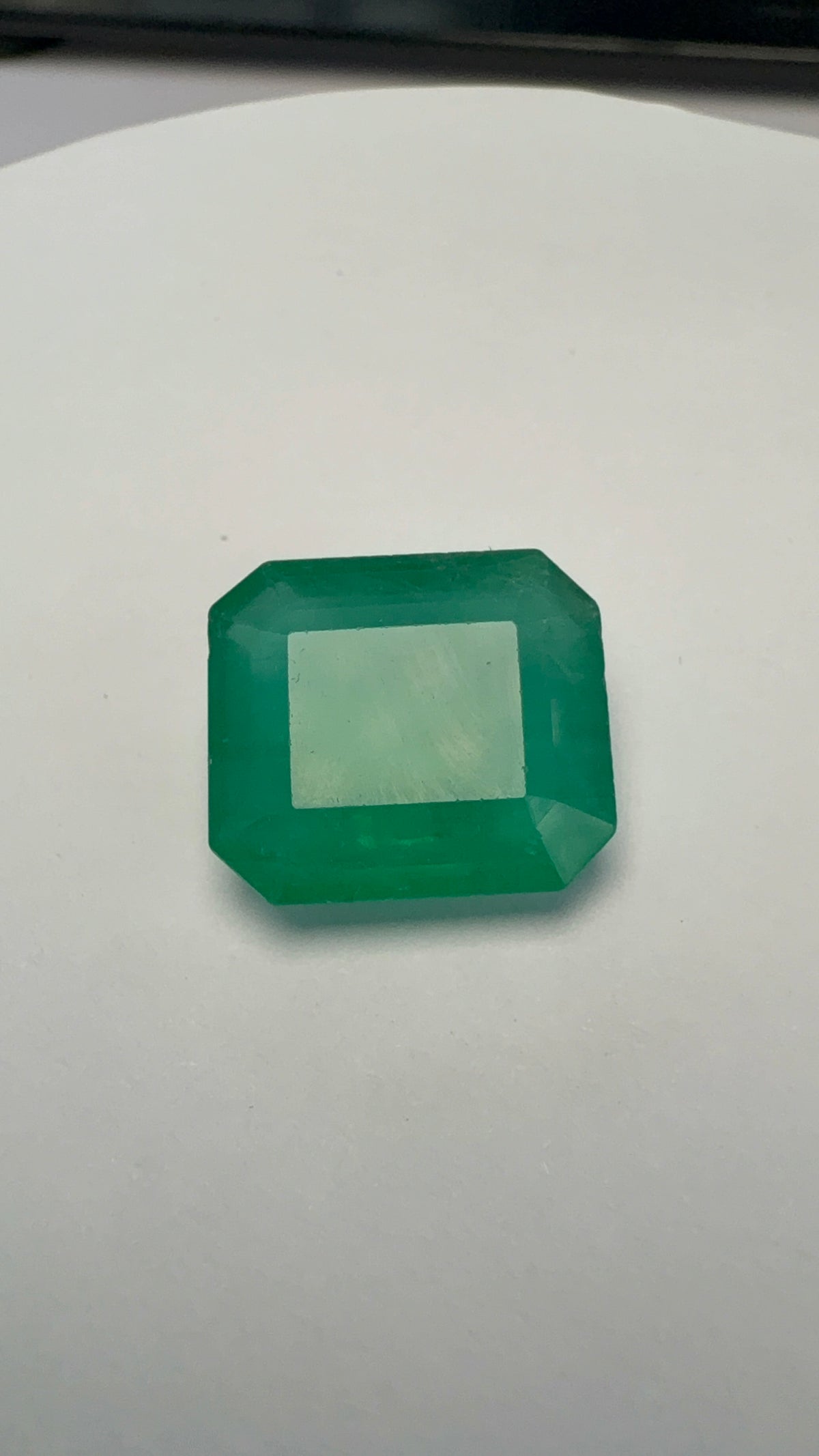 Emerald 8.60 carat EMER-16 angled view